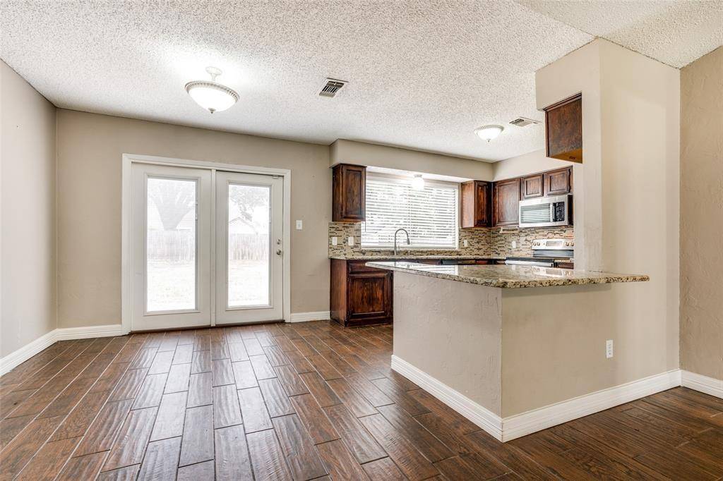Grand Prairie, TX 75052,2626 Bennington Court