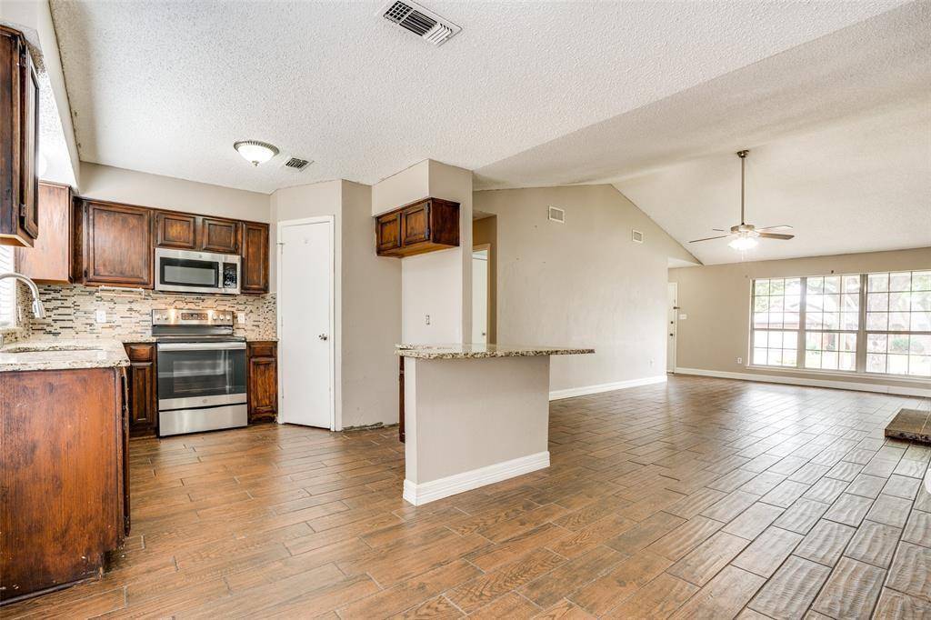Grand Prairie, TX 75052,2626 Bennington Court
