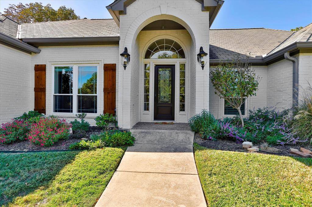 Fort Worth, TX 76179,8921 Crest Wood Drive