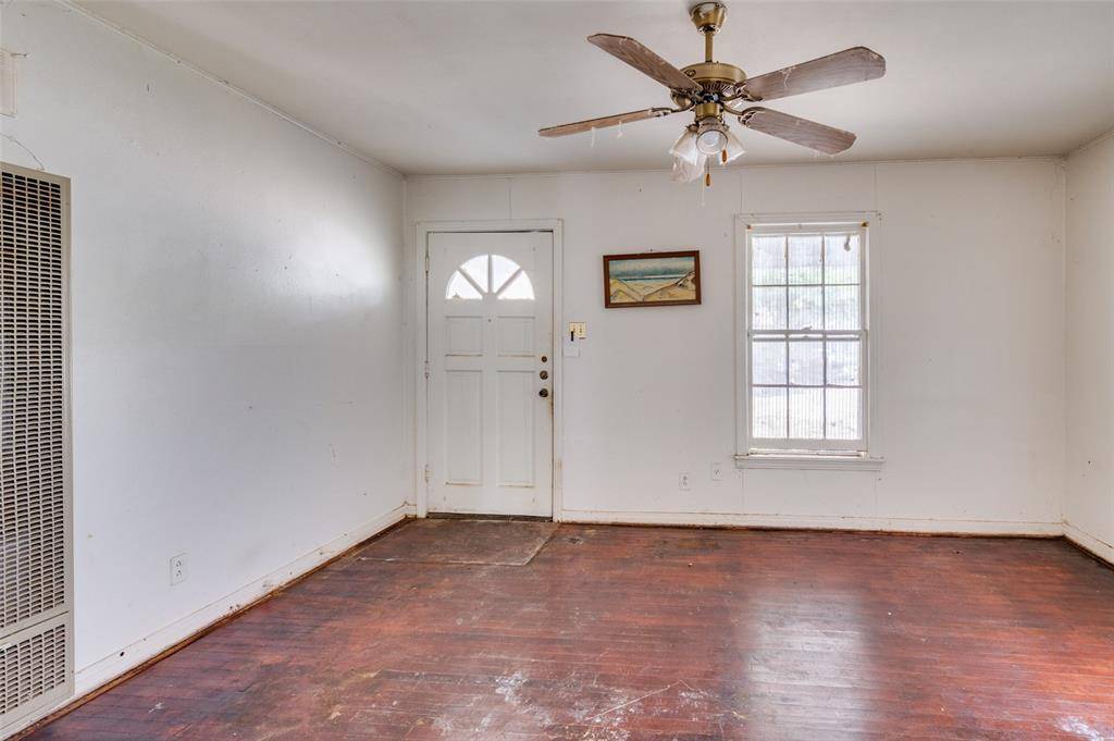 Fort Worth, TX 76116,5033 Royal Drive