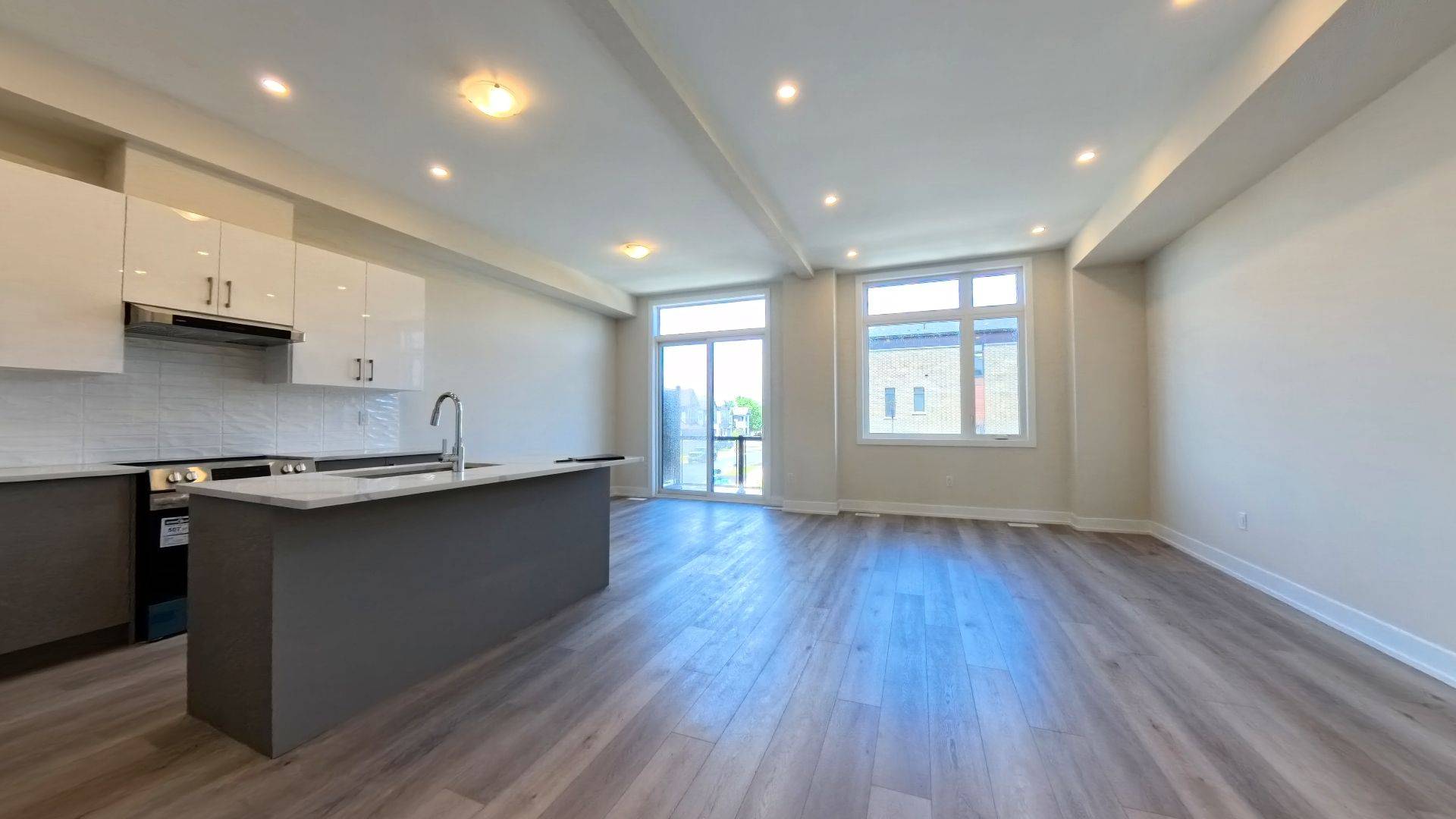 Richmond Hill, ON L4E 1N5,344 King RD