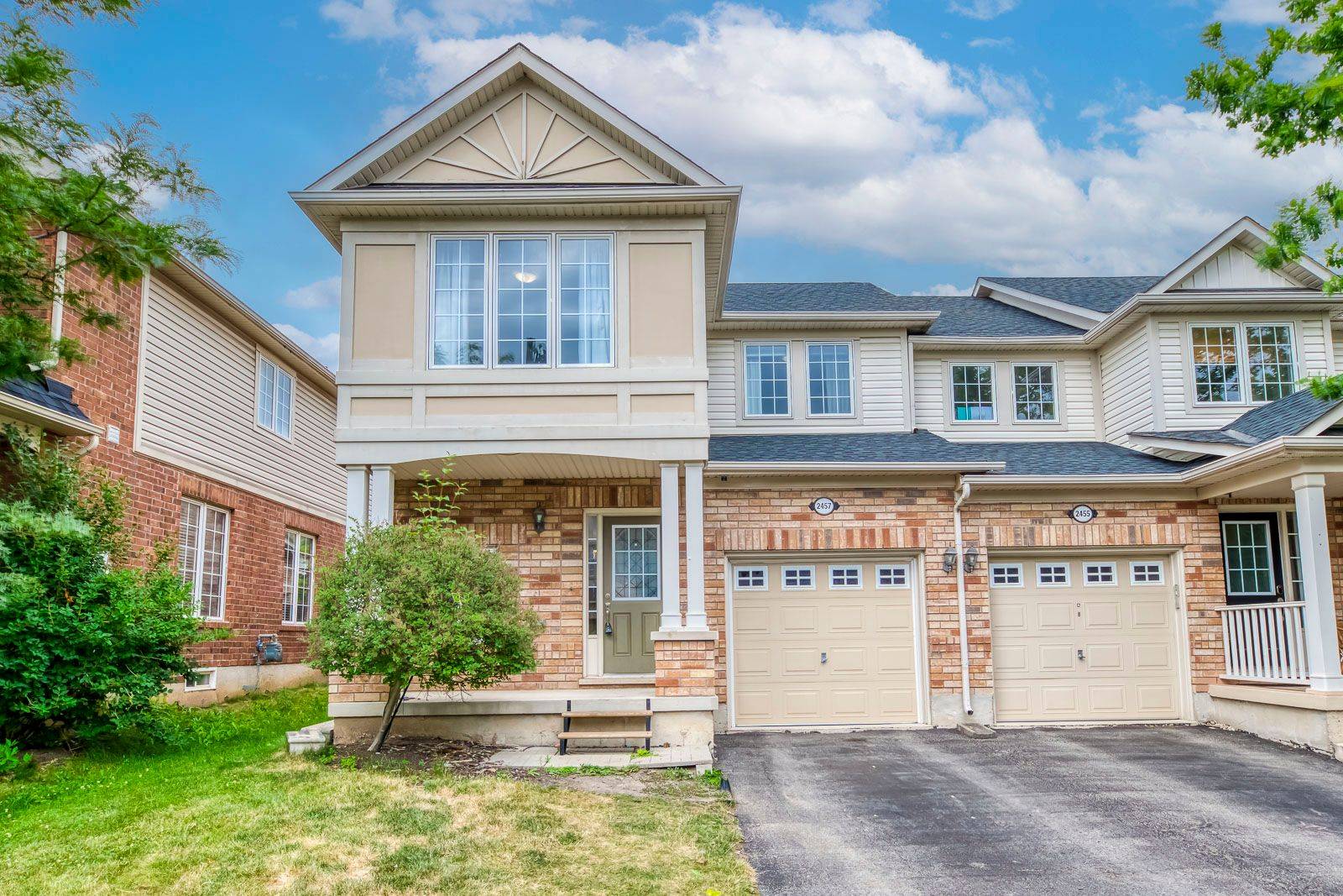 Oakville, ON L6M 0A1,2457 Springforest DR