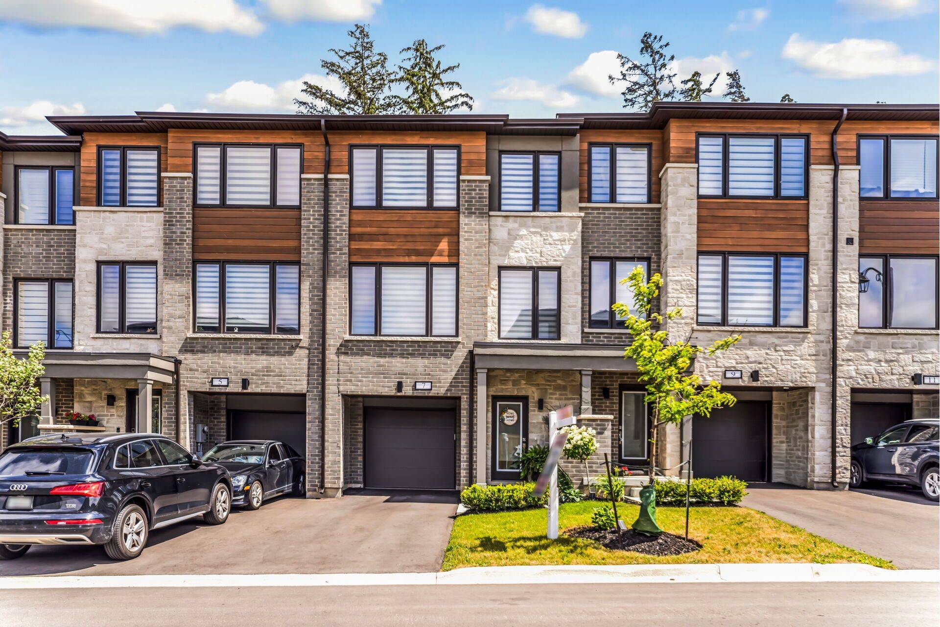 Halton Hills, ON L7G 0P5,7 Briar CT