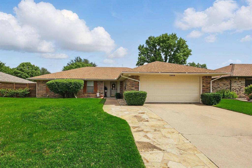 1333 Fieldstone Drive, Bedford, TX 76022