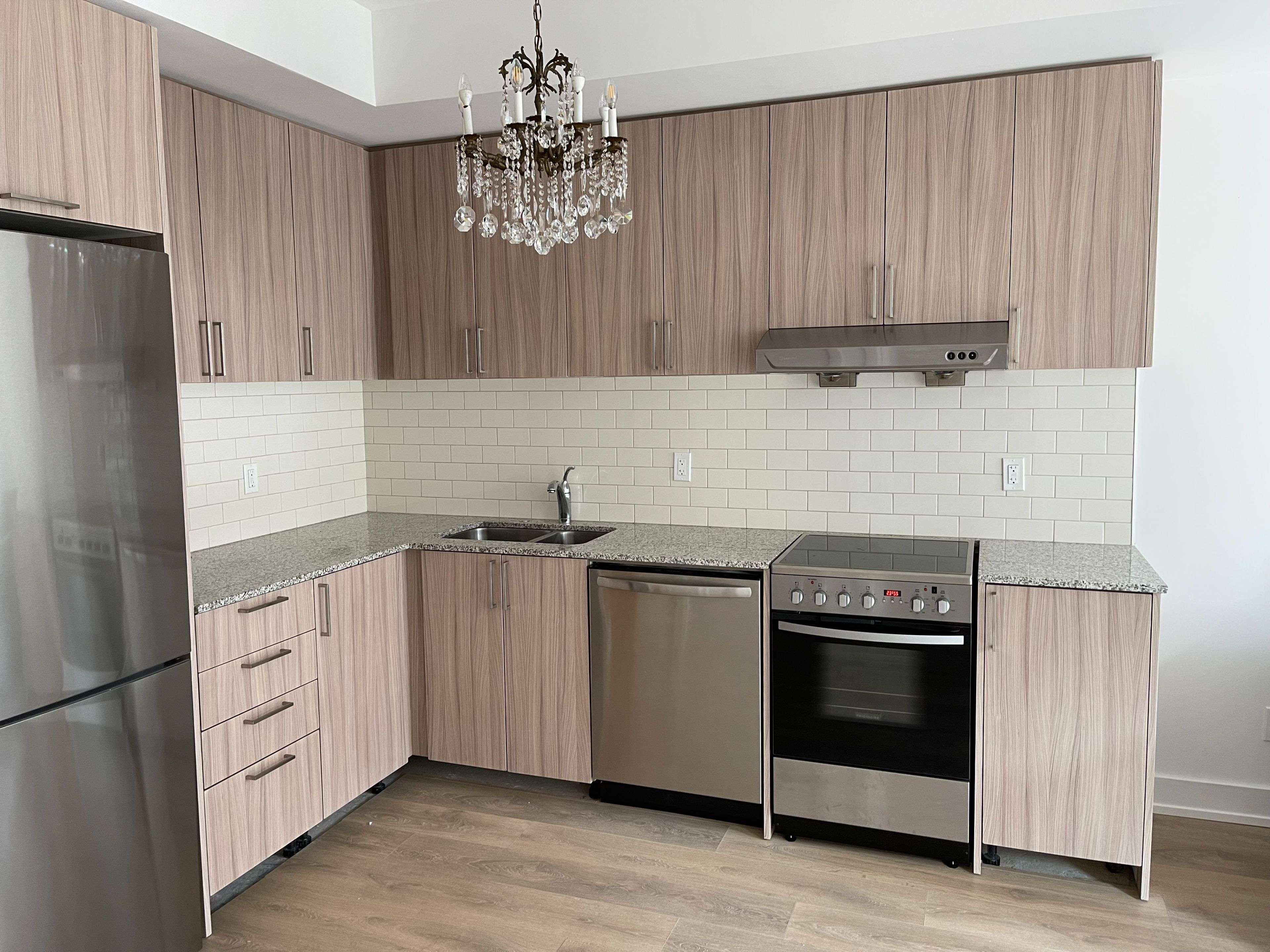 Markham, ON L3R 8G9,268 Buchanan DR #335W