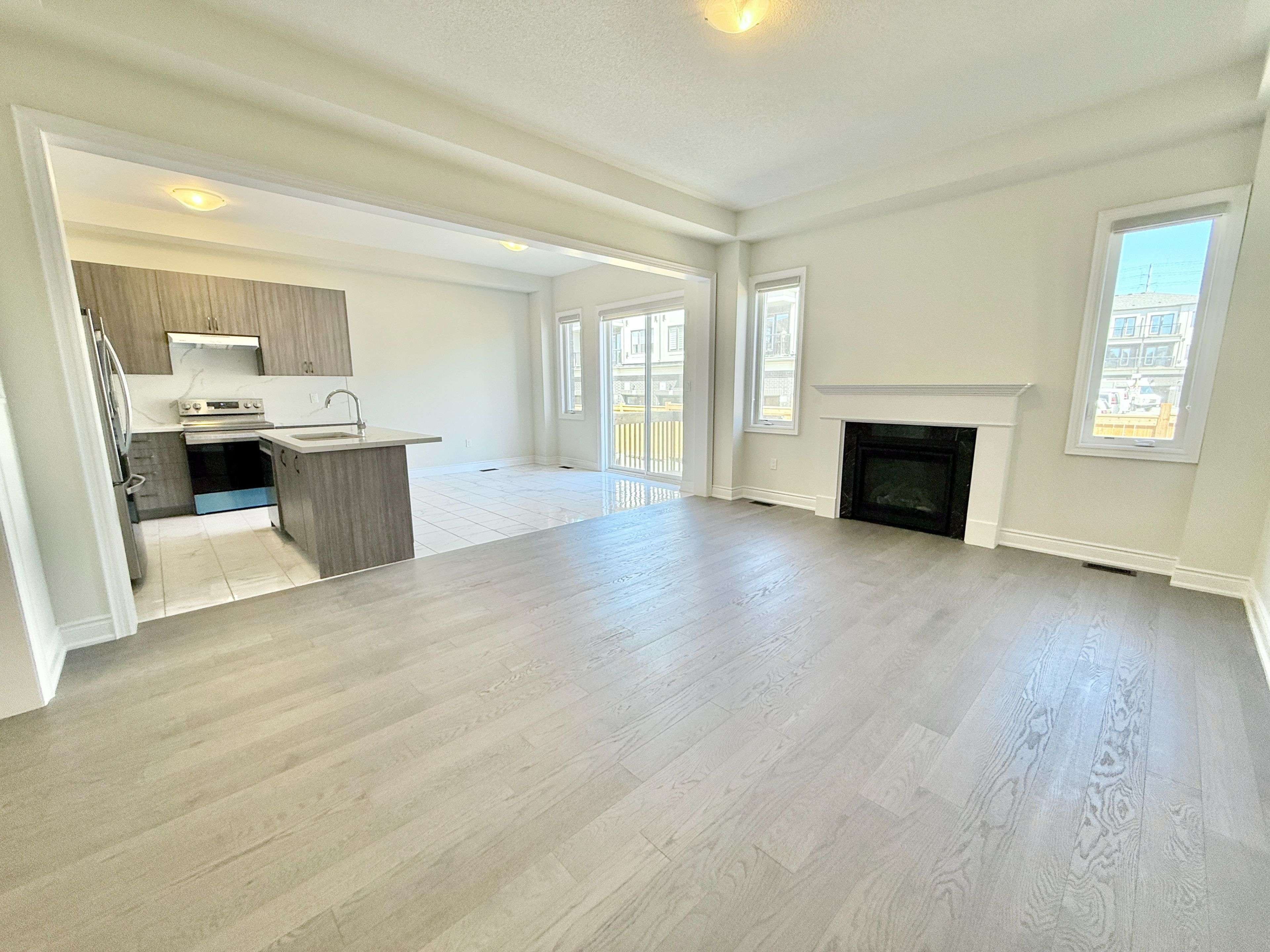 Richmond Hill, ON L4B 3X9,8 Boccella CRES