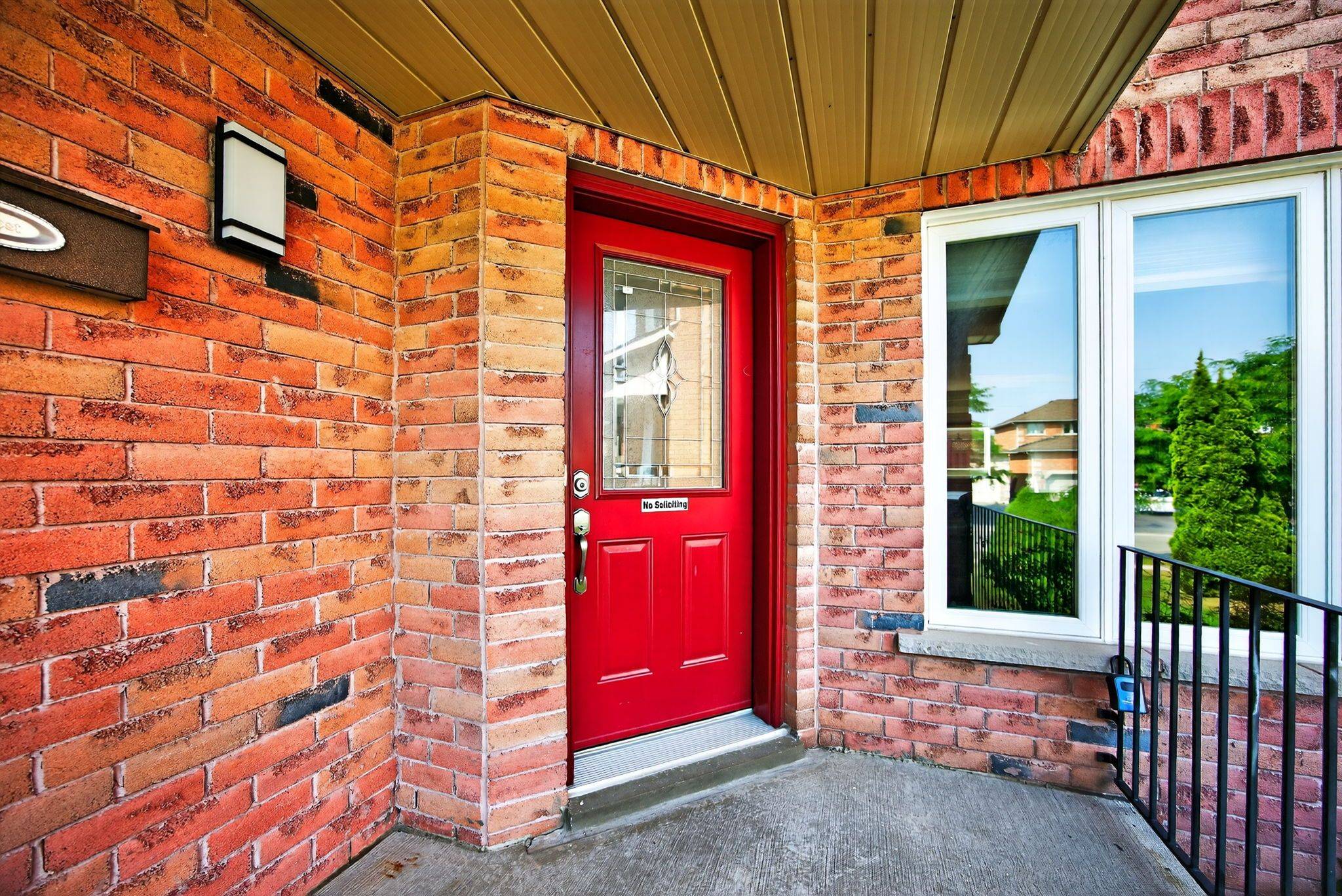 Barrie, ON L4M 6X8,115 Birchwood DR