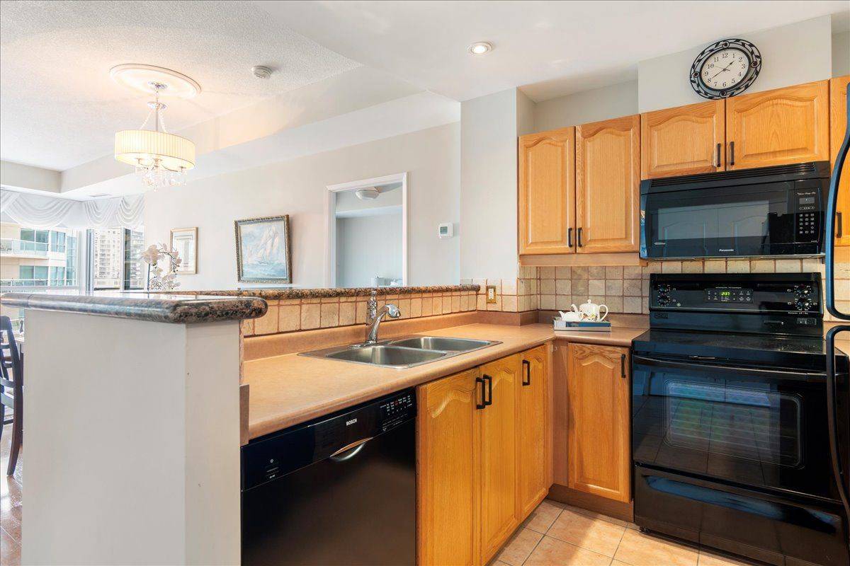 Barrie, ON L4N 9R2,2 Toronto ST #508