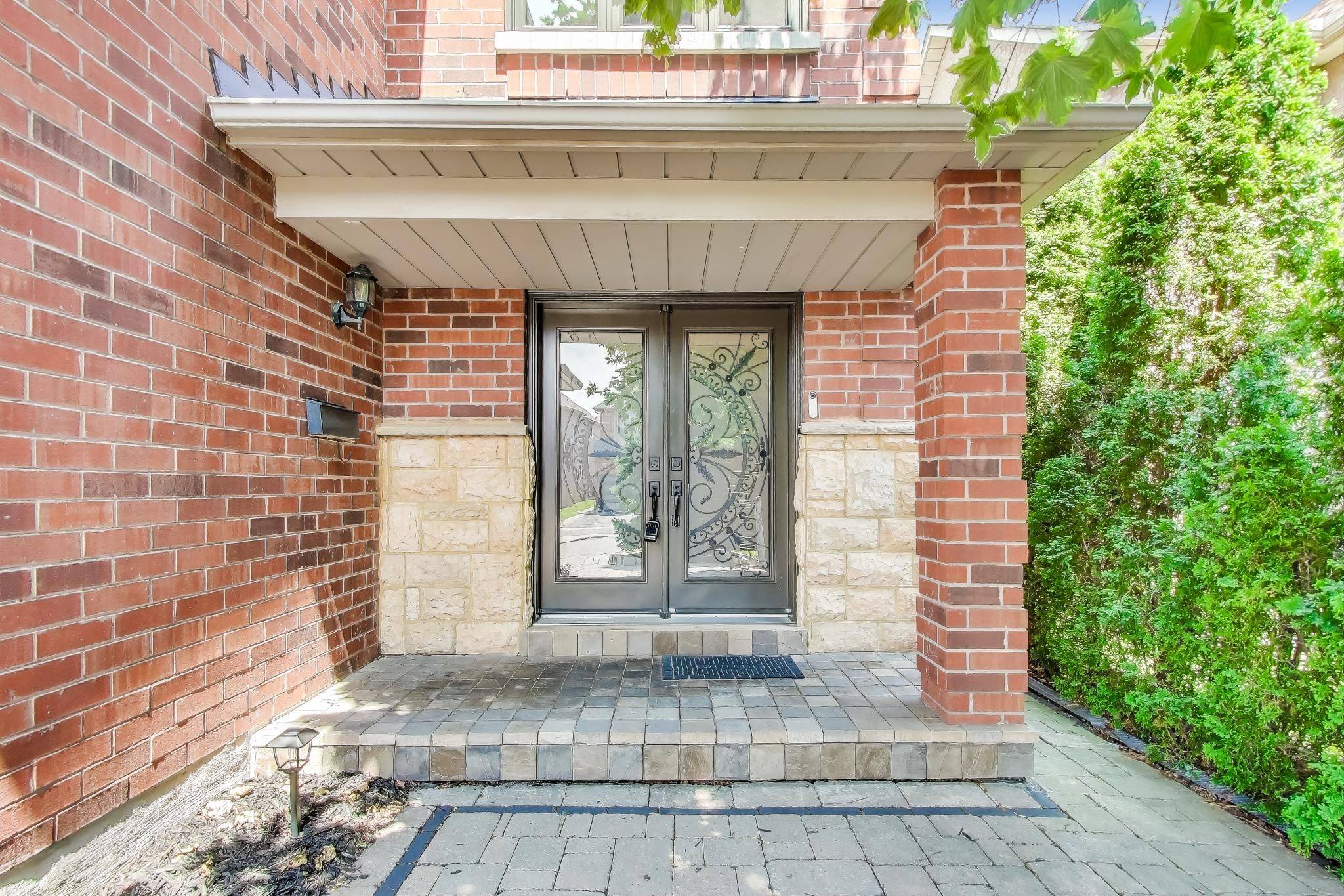 Oakville, ON L6M 3S7,2253 Glenfield RD