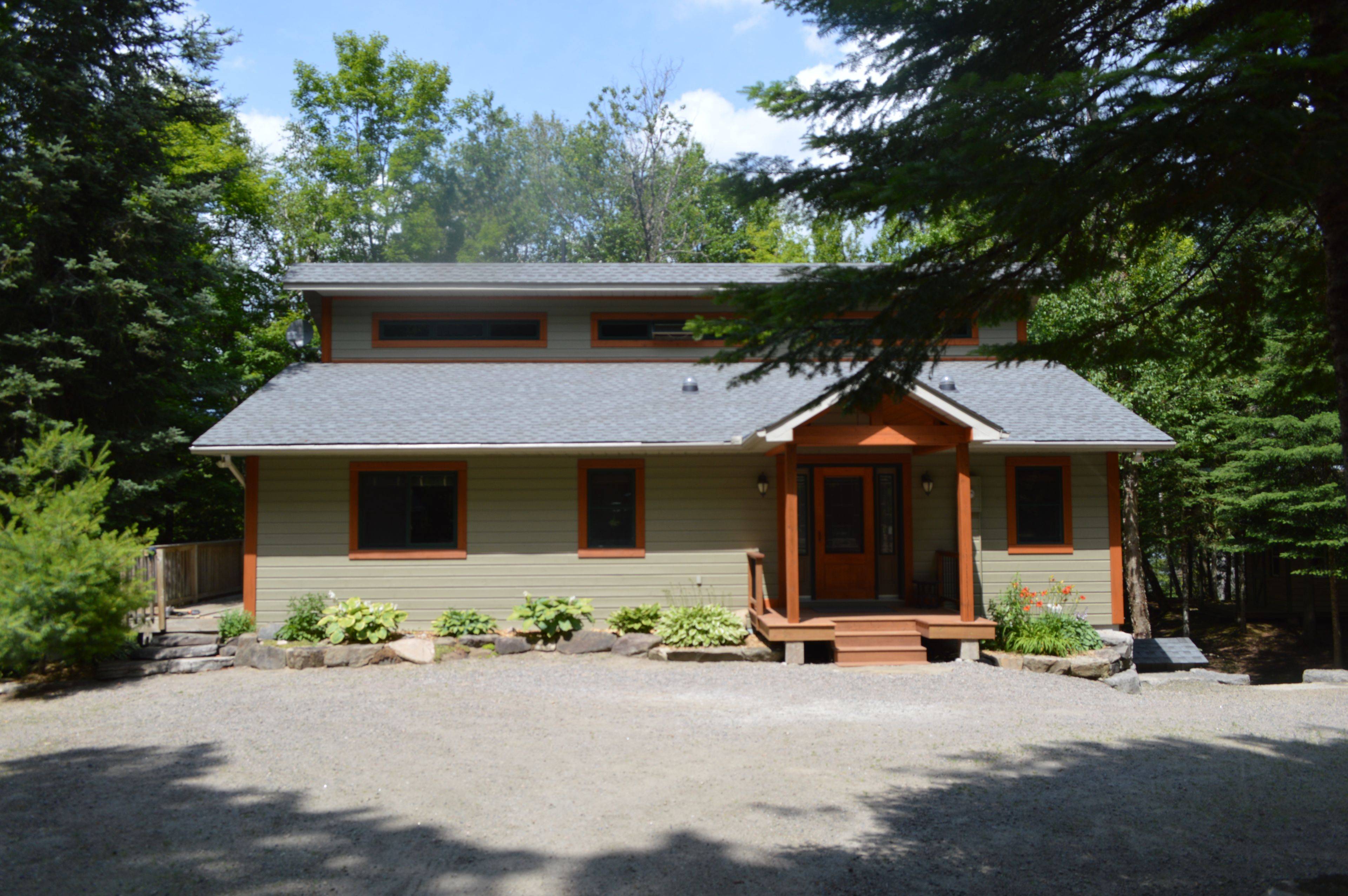 Highlands East, ON K0M 1S0,2272 Minnicock Lake RD