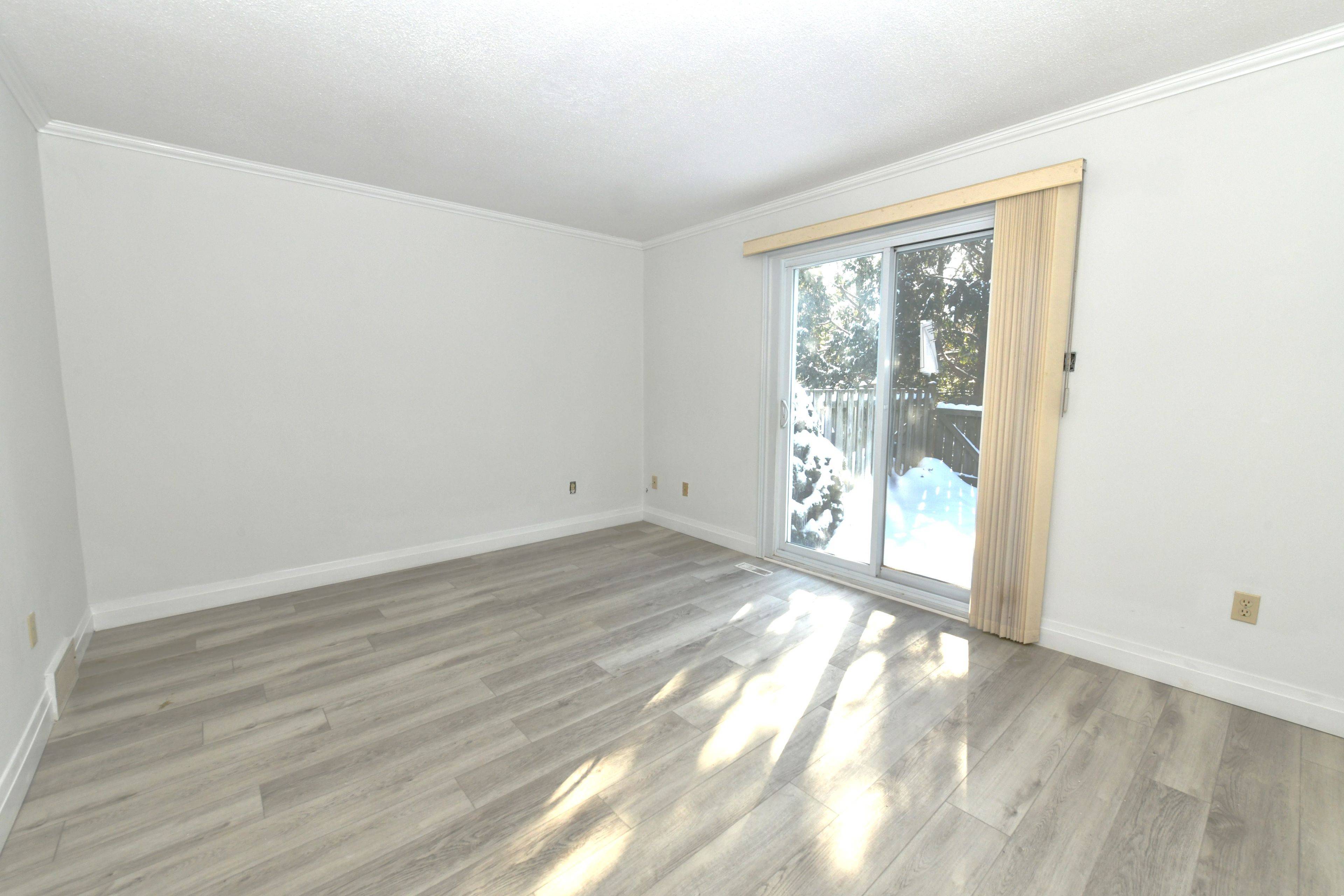 London East, ON N5Y 4X7,1247 Huron ST #111