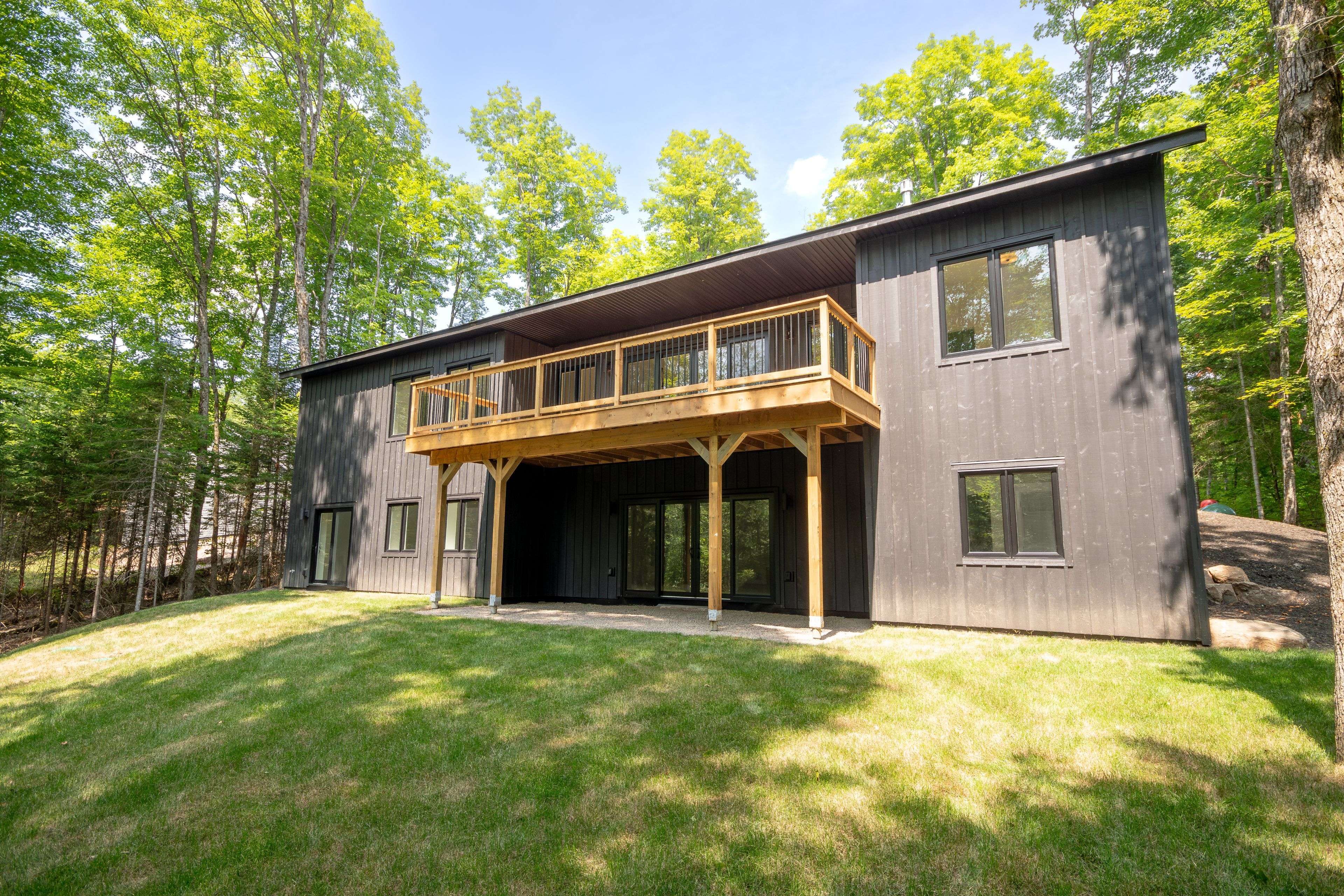Huntsville, ON P0B 1M0,23 Collins CT