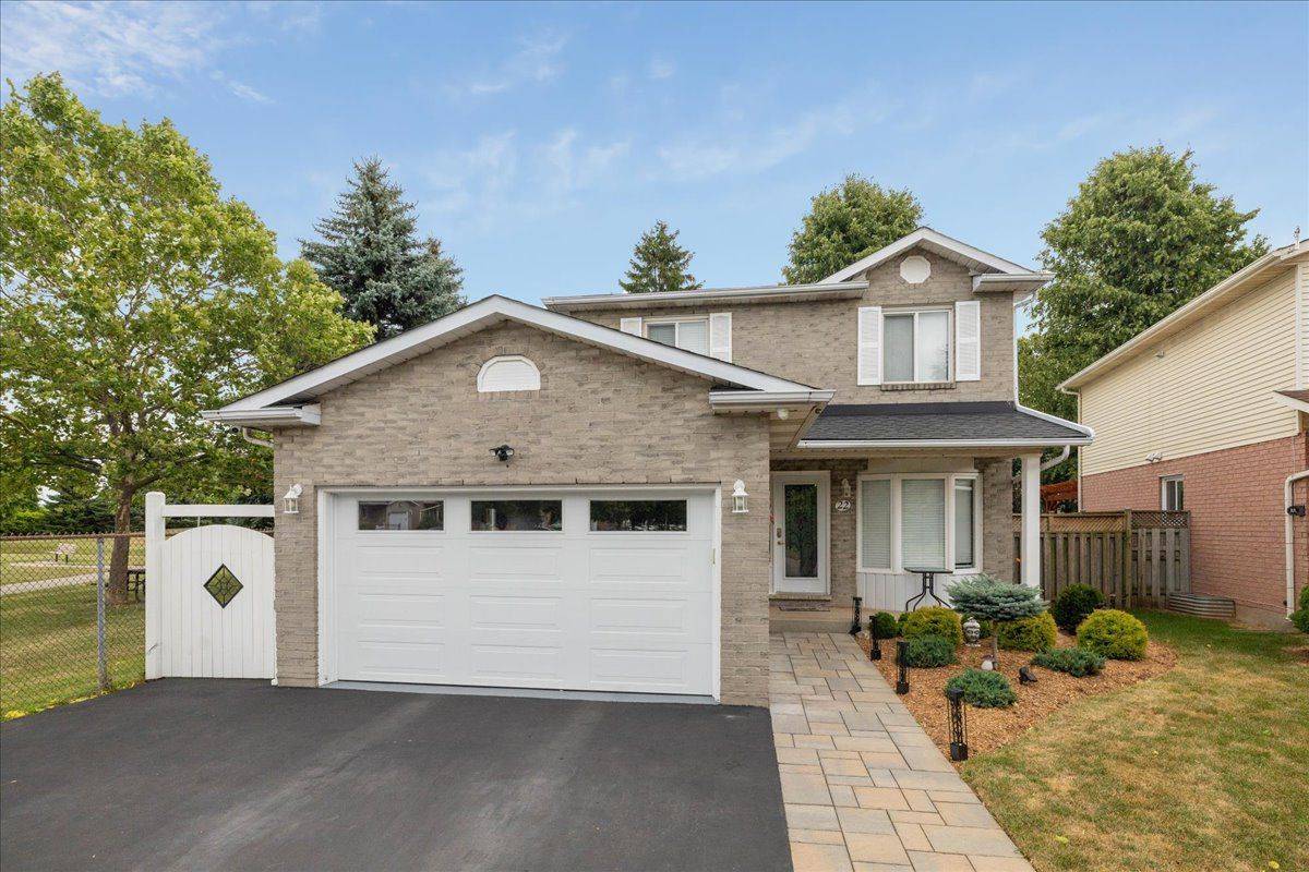 Grimsby, ON L3M 4X5,22 Merritt CRES