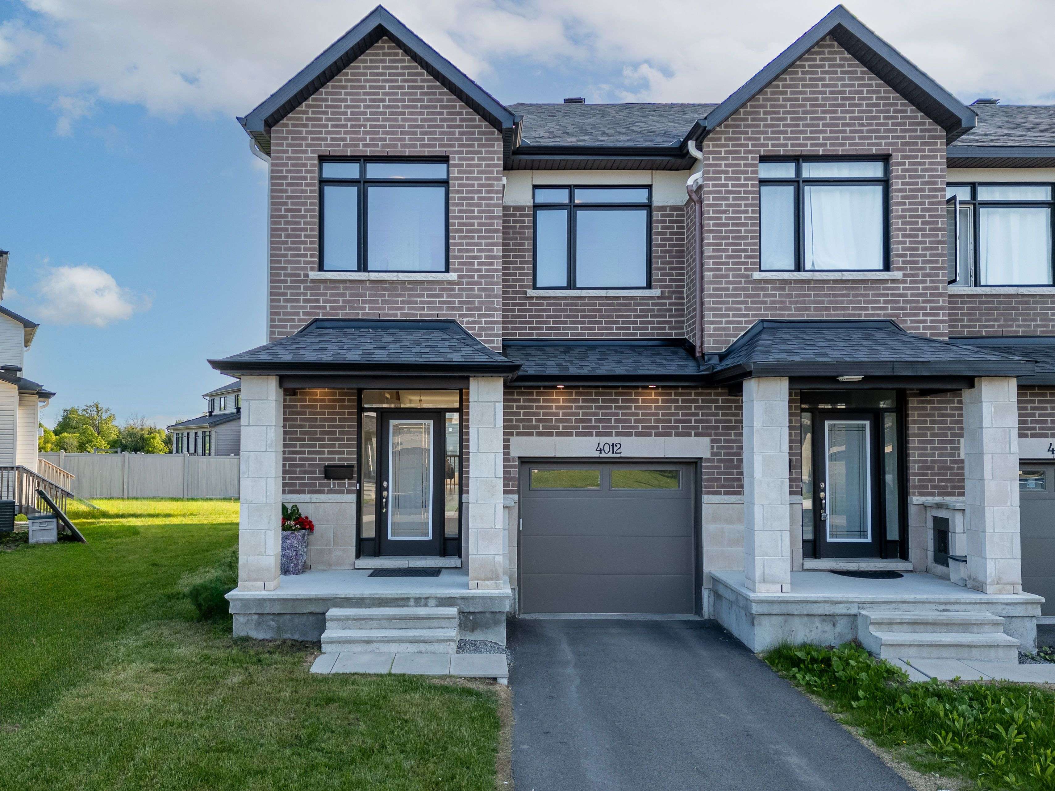 Barrhaven, ON K2C 3H2,4012 Jockvale RD