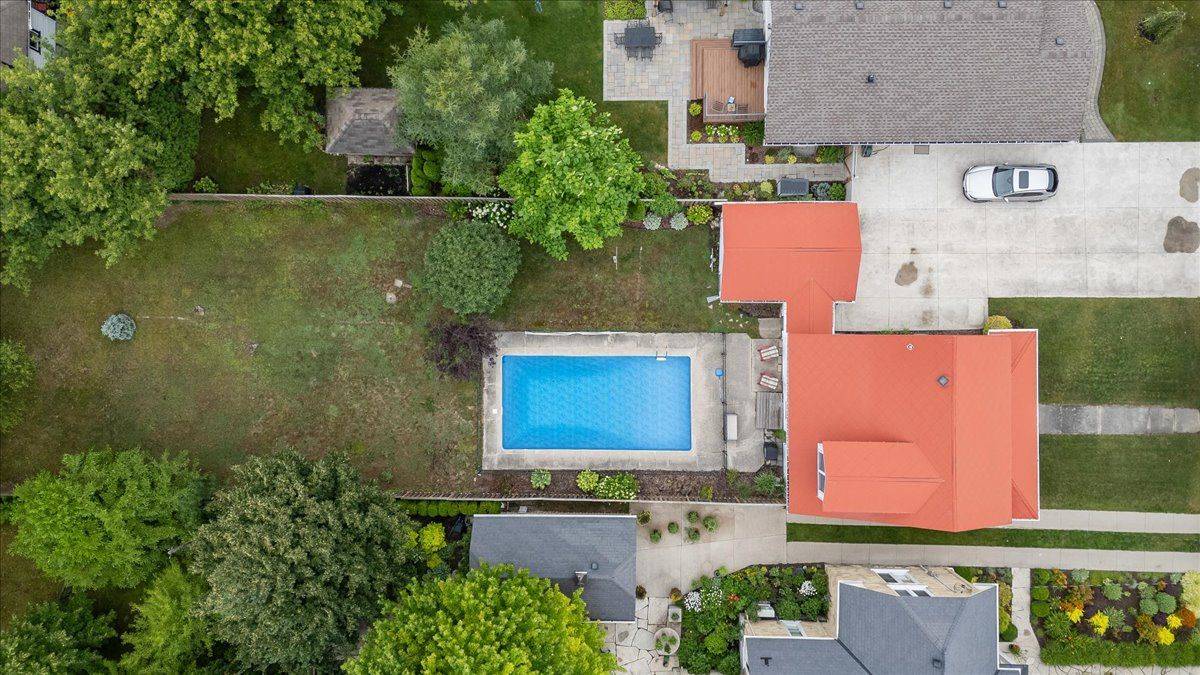 Saugeen Shores, ON N0H 2L0,40 Grosvenor ST S