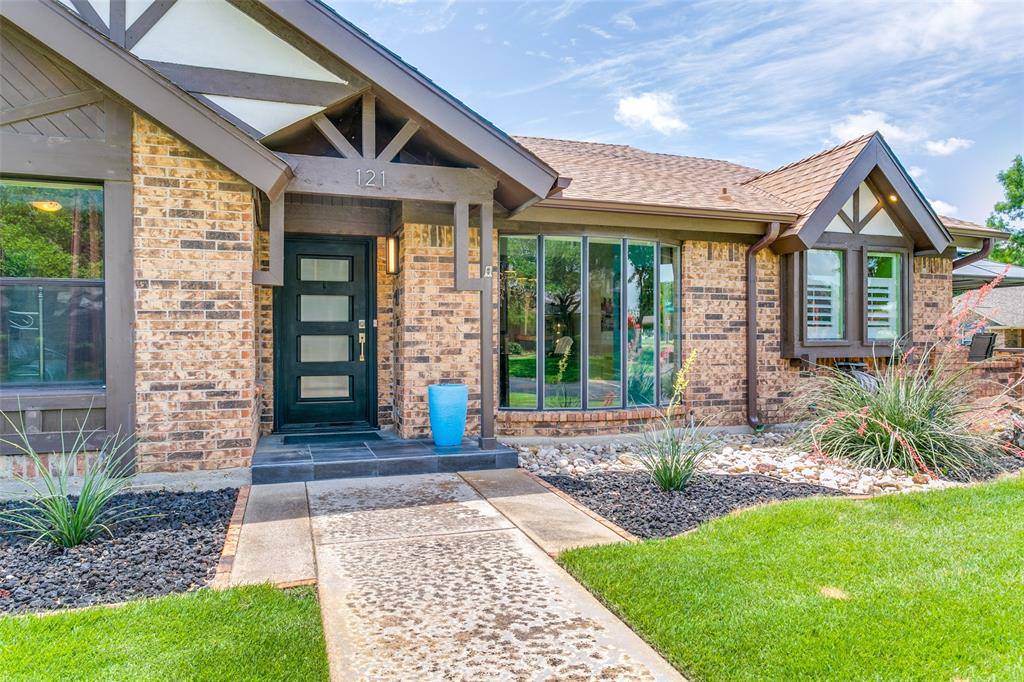 Hurst, TX 76054,121 E Louella Drive
