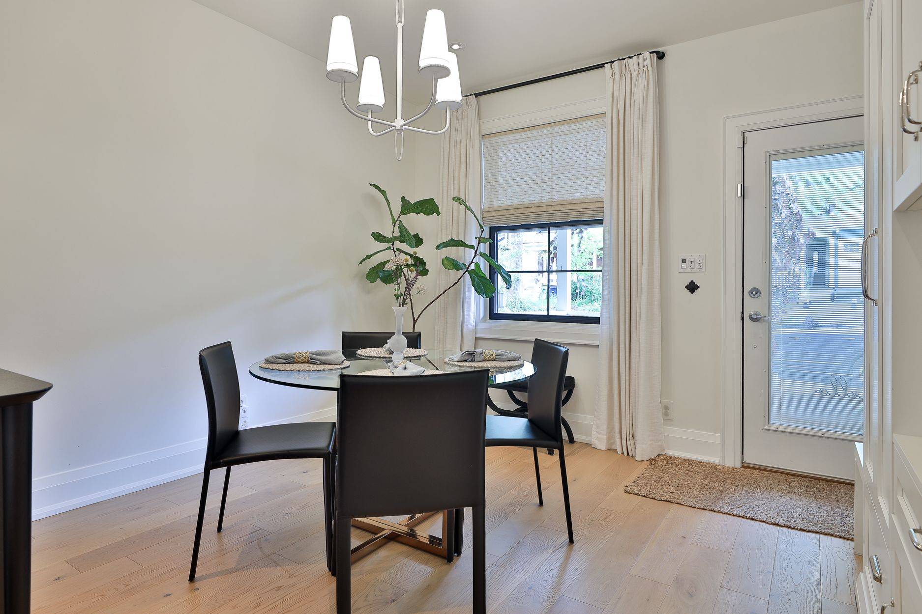 Toronto E01, ON M4L 2V5,320 Highfield RD