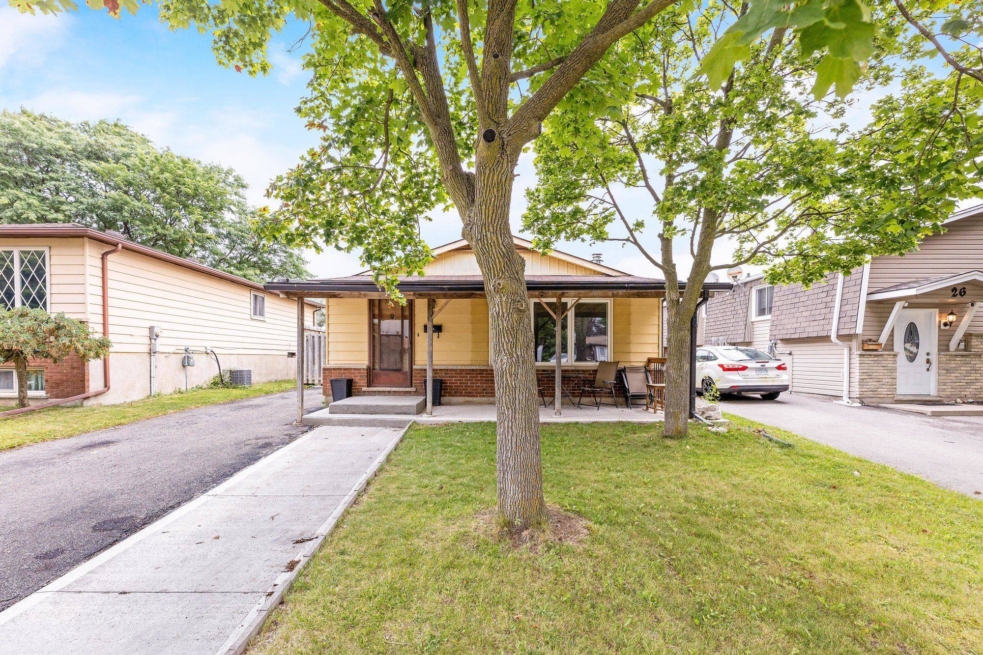 Kitchener, ON N2P 1M8,30 Cluthe CRES