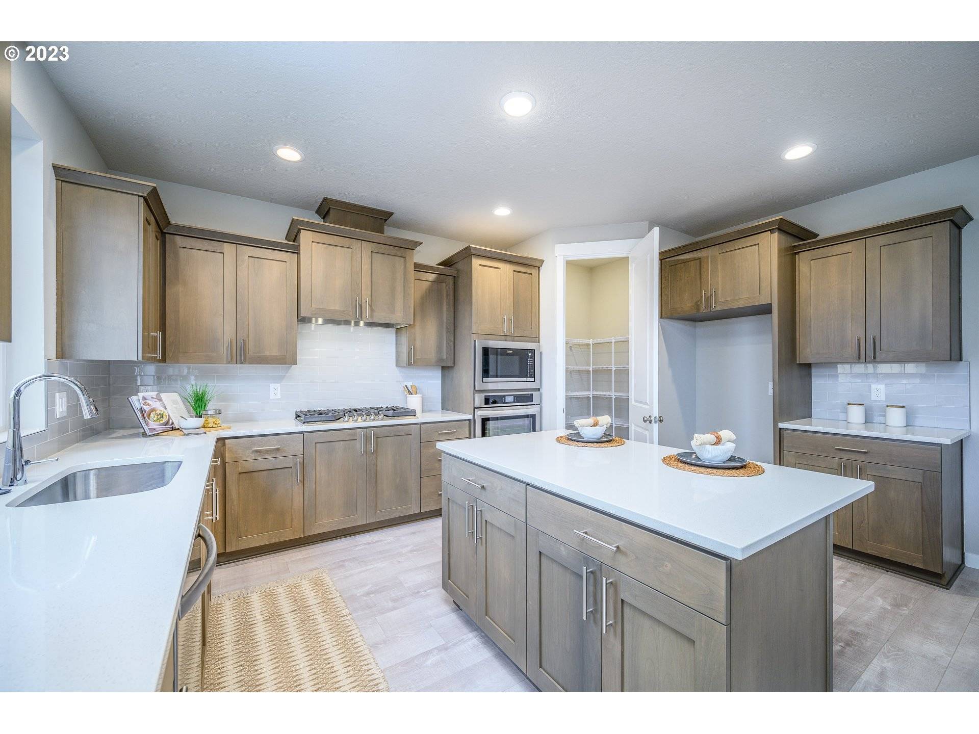 Lafayette, OR 97127,332 W 17th ST