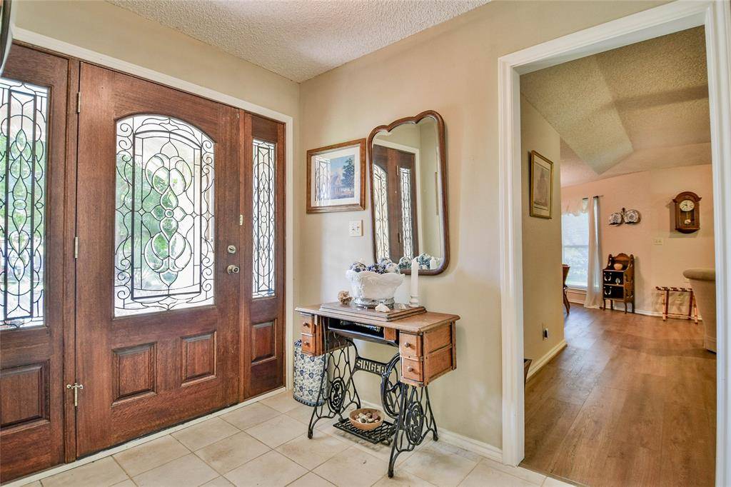 Granbury, TX 76048,300 Saddleview Court