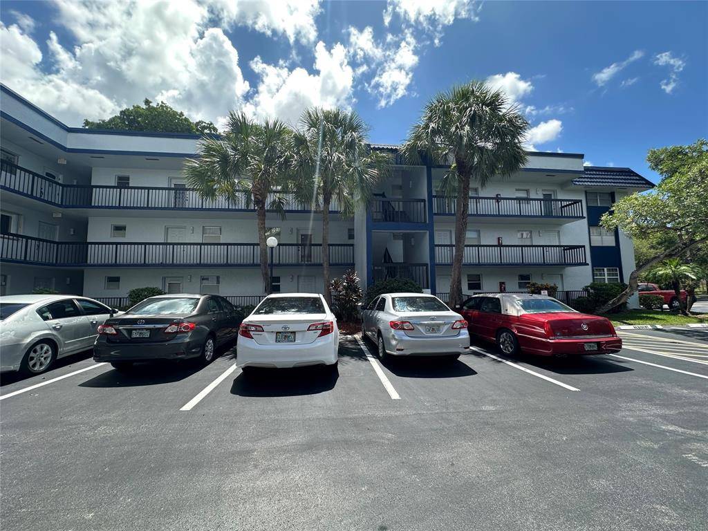 Pompano Beach, FL 33063,3180 Holiday Springs Blvd #107