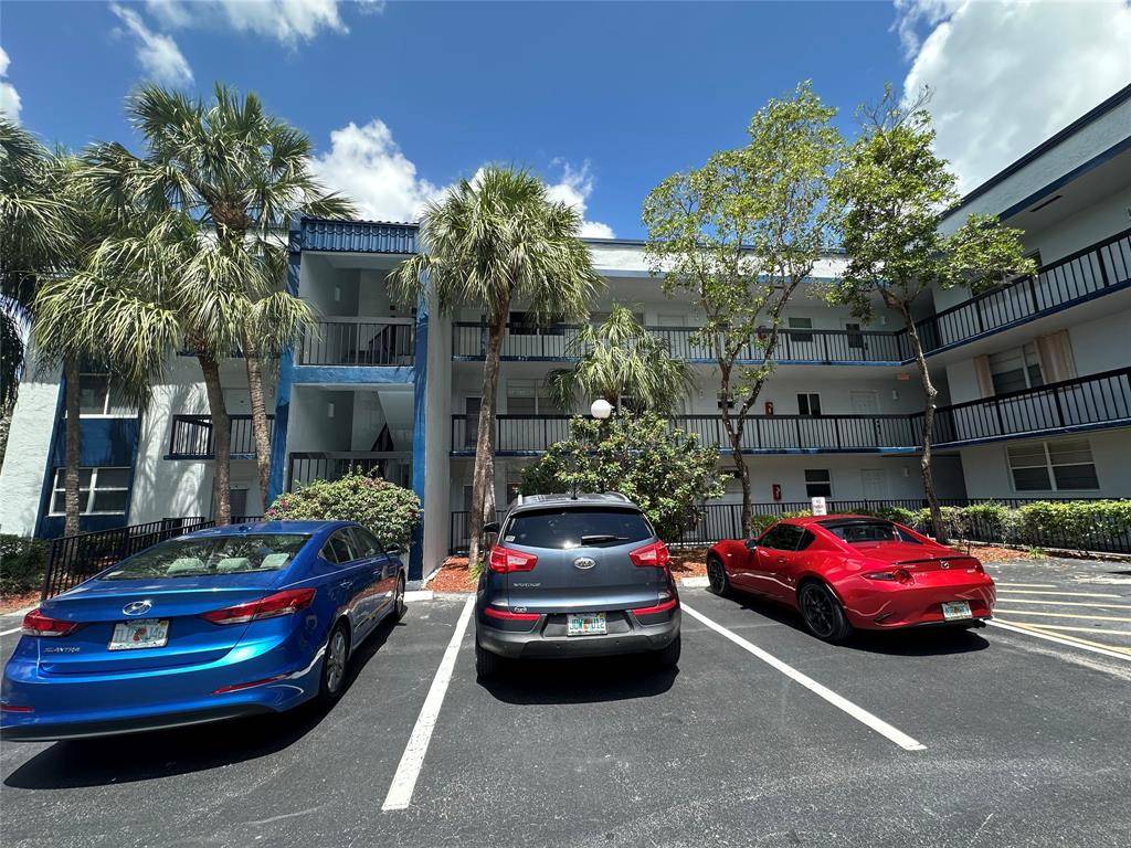 Pompano Beach, FL 33063,3180 Holiday Springs Blvd #107