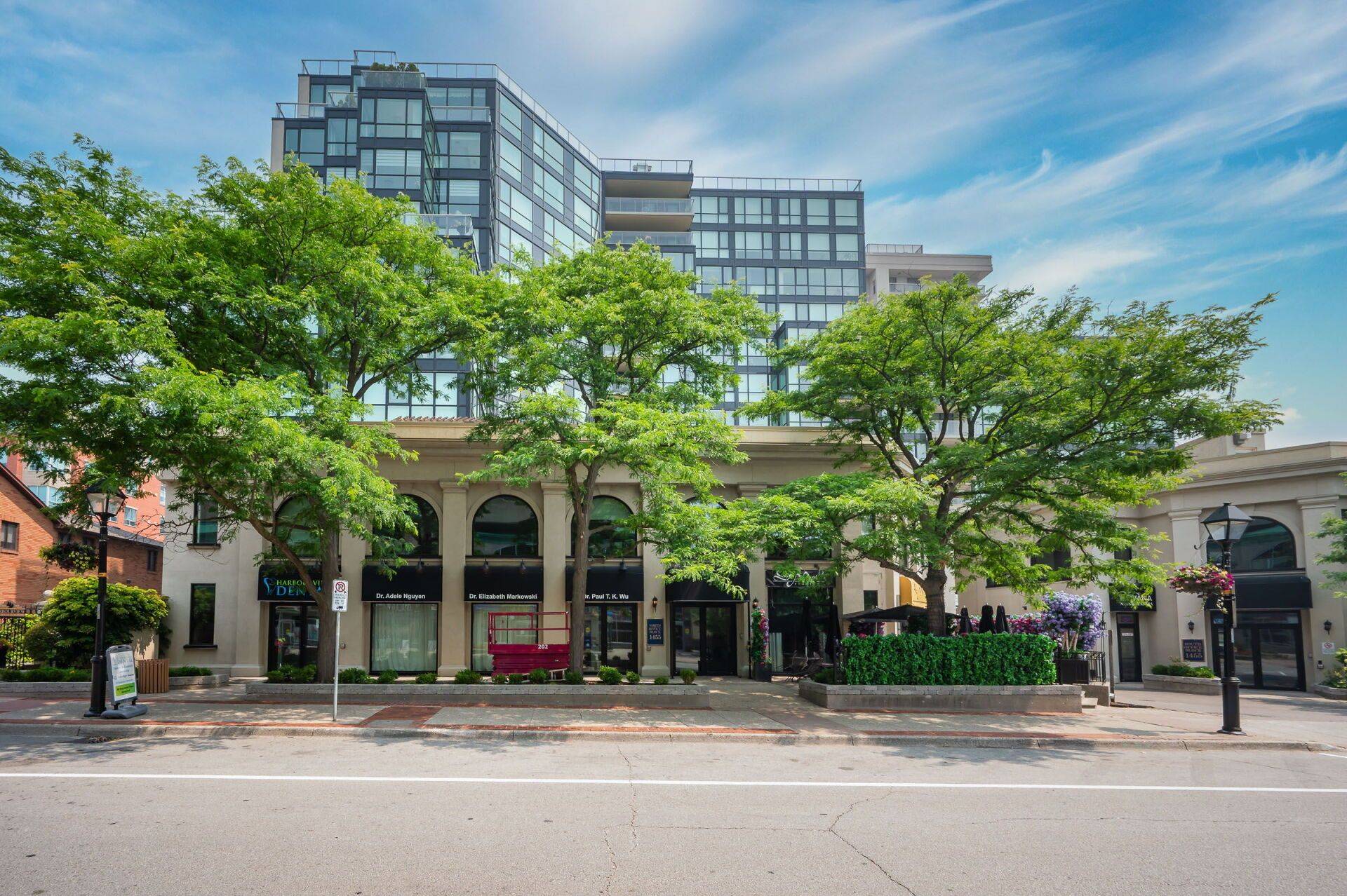 Burlington, ON L7S 2J2,415 Locust ST #406