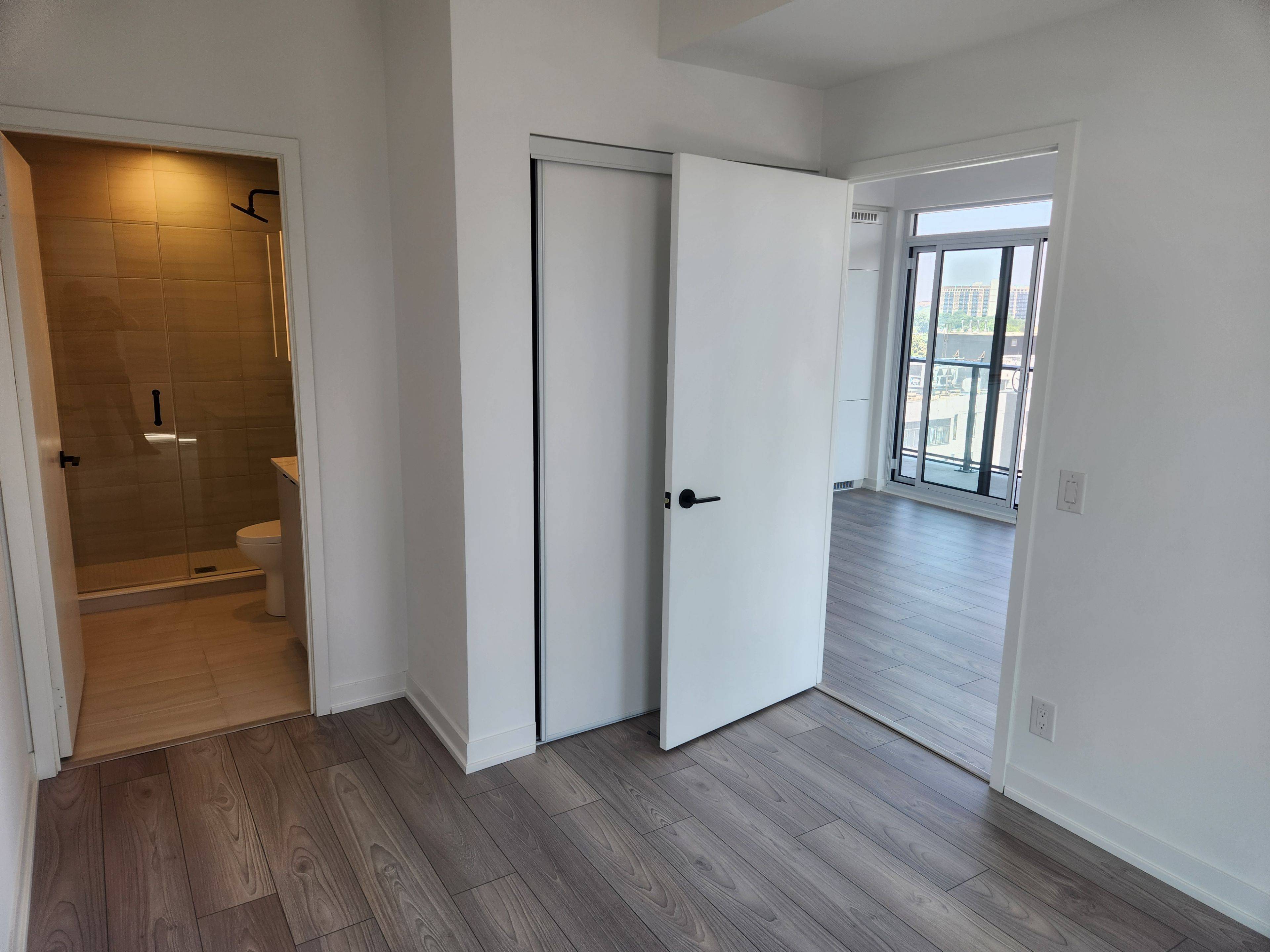 Toronto W01, ON M6K 0J2,285 Dufferin ST #807