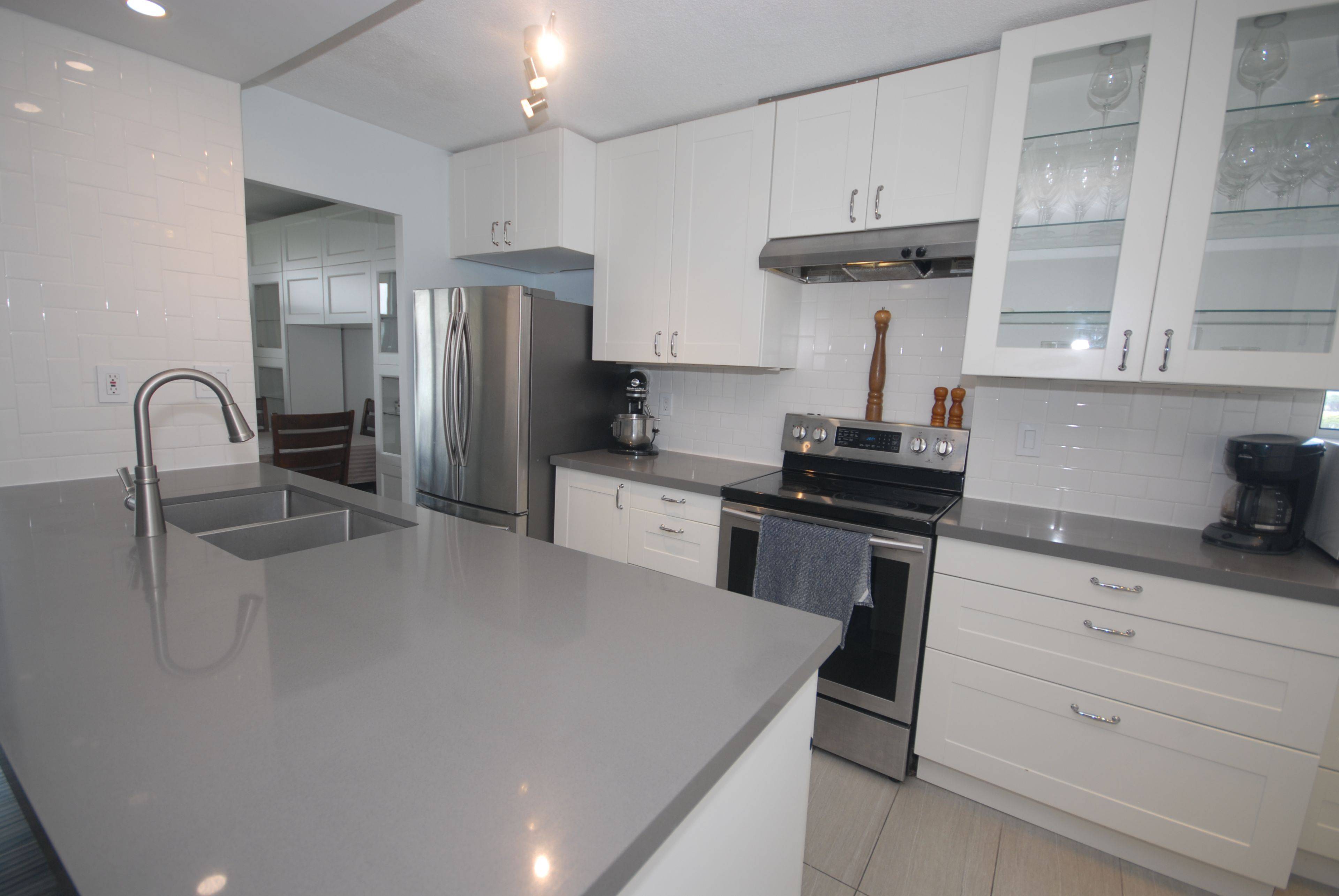 Toronto W04, ON M9N 3R9,2130 Weston RD #901