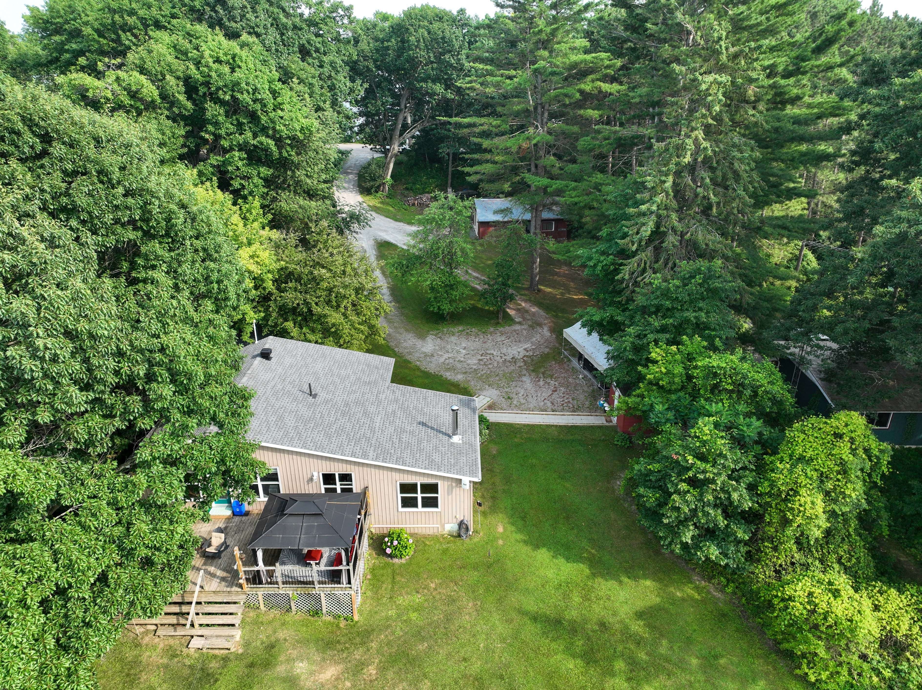 Leeds And The Thousand Islands, ON K0E 1R0,70 Kerry Point RD