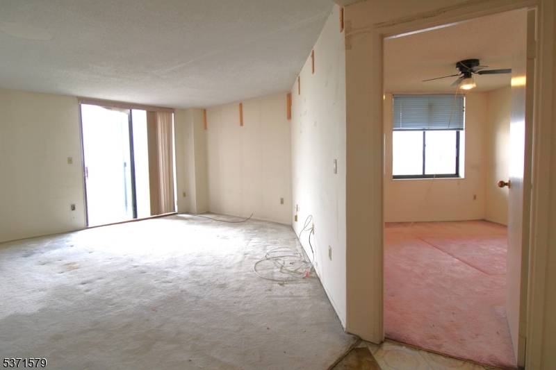 Secaucus Town, NJ 07094,2234 Harmon Cove Tower
