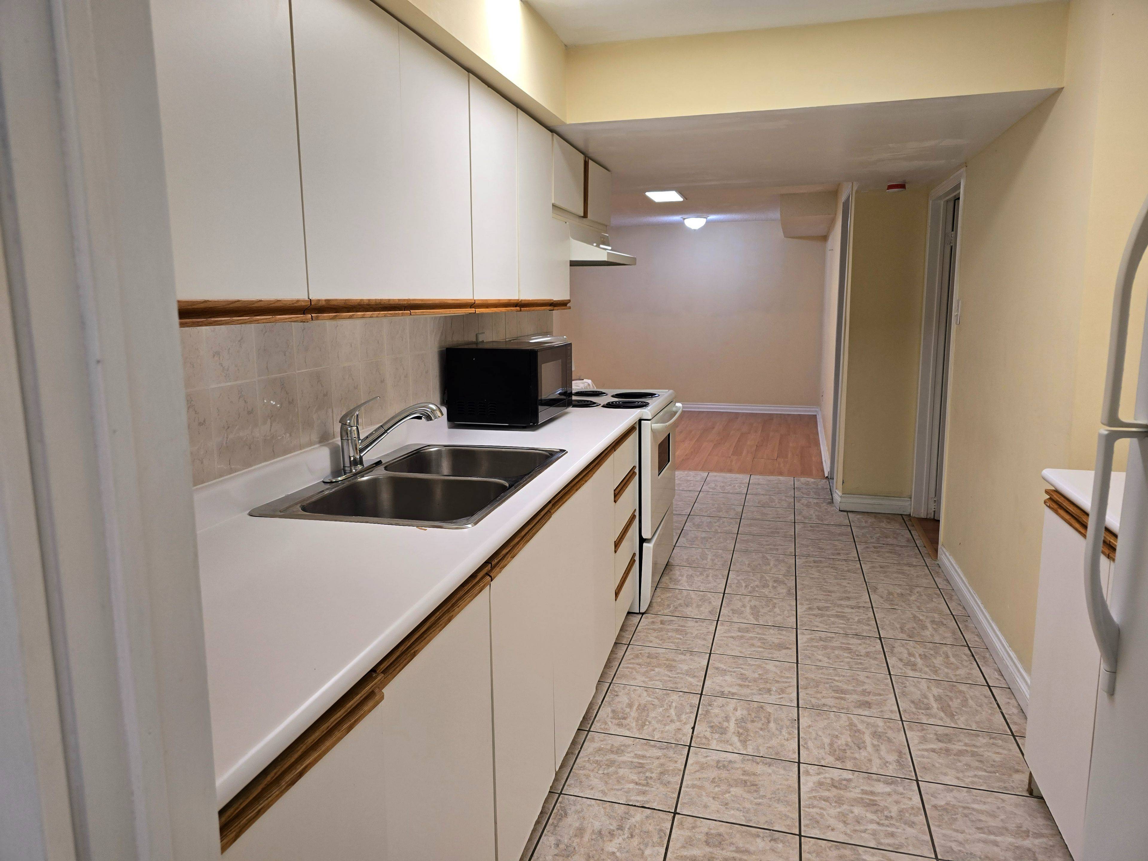 Markham, ON L3R 8L8,14 Westmoreland CT #Basement B