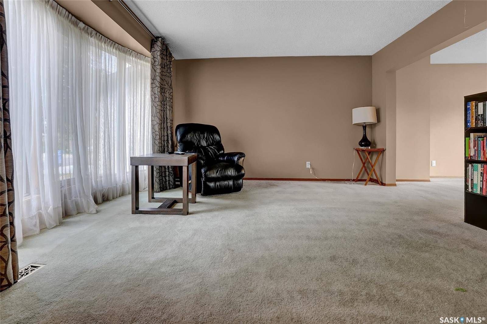 Regina, SK S4V 0Z6,2226 Hanover CRESCENT E