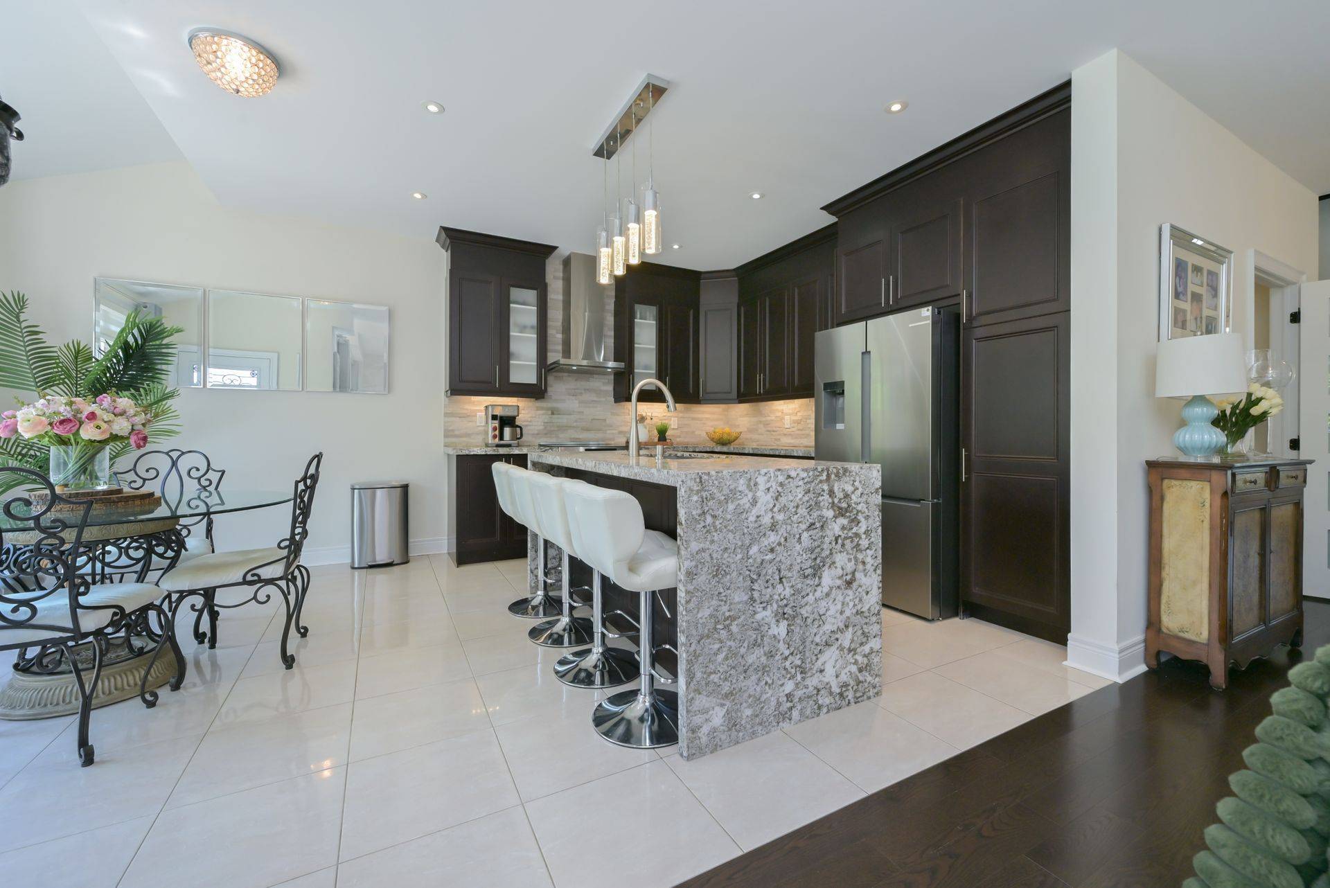 Brampton, ON L6Y 6B2,120 RISING HILL RDG