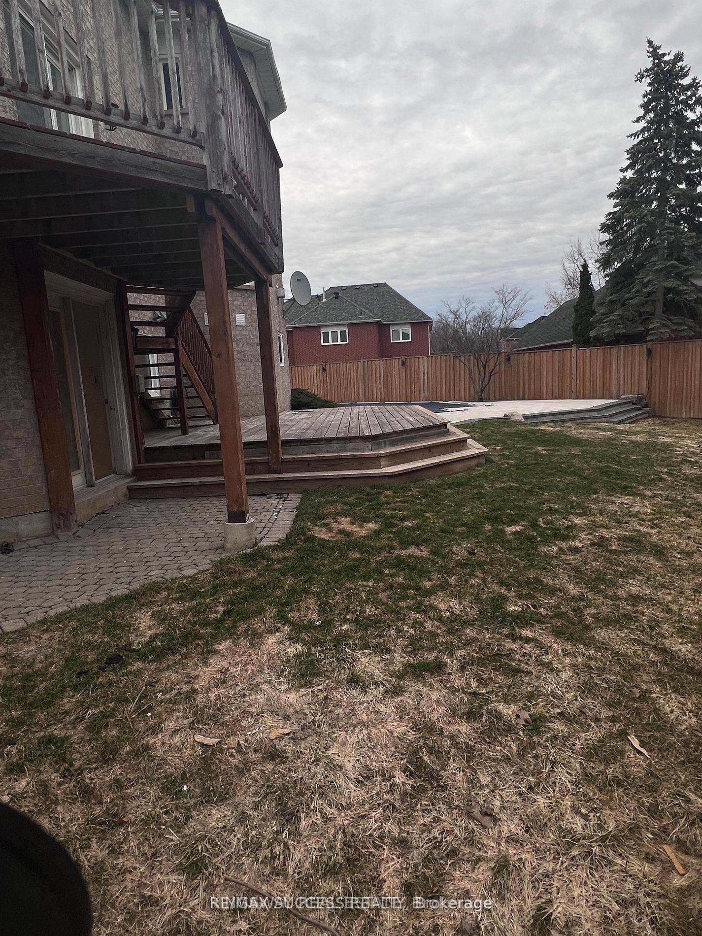 Mississauga, ON L5N 6N9,3734 Bishop Strachan CT