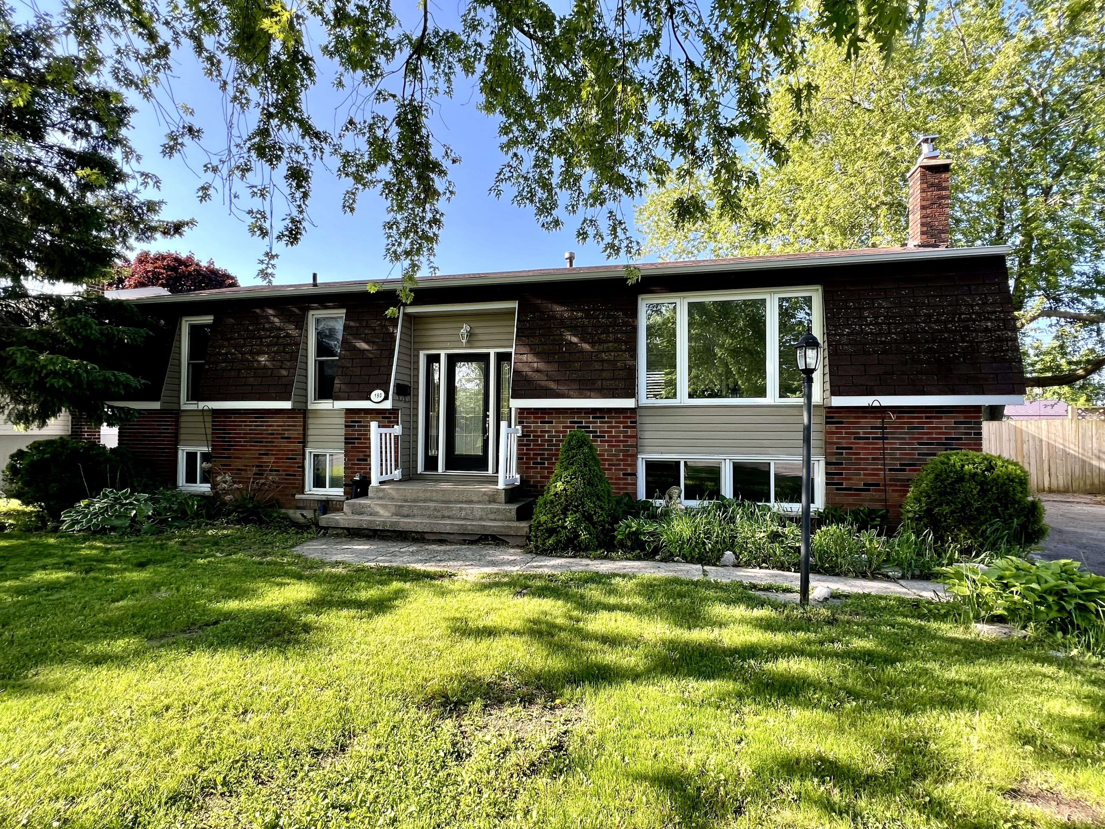Loyalist, ON K7N 1T4,190 Amherst DR