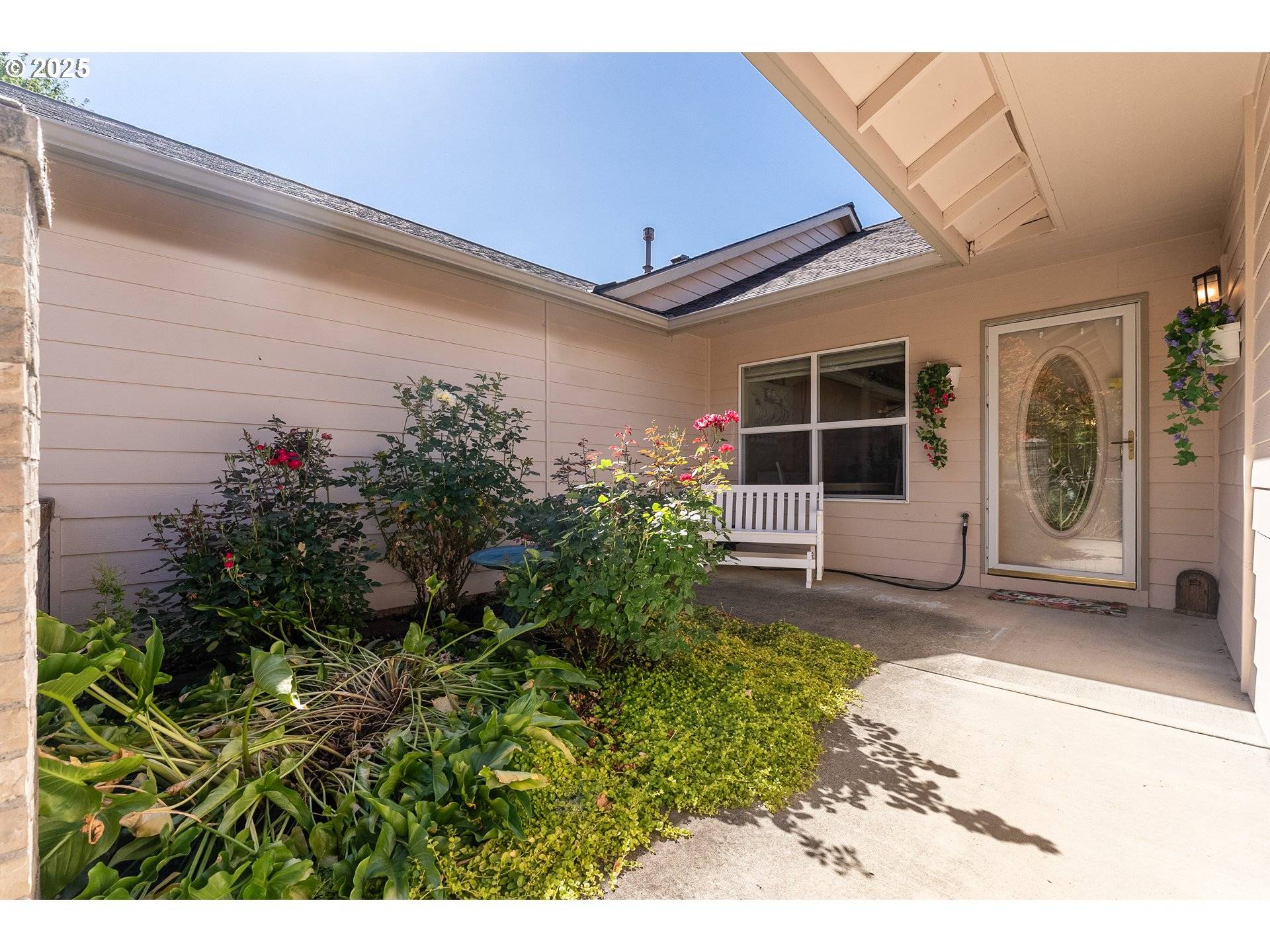 Mc Minnville, OR 97128,323 NE FIRCREST PL