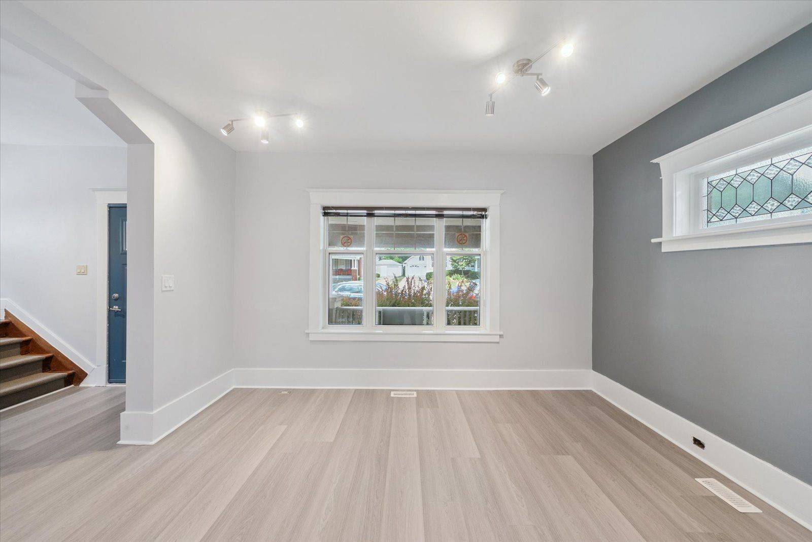 Newmarket, ON L3Y 3S9,56 Prospect ST
