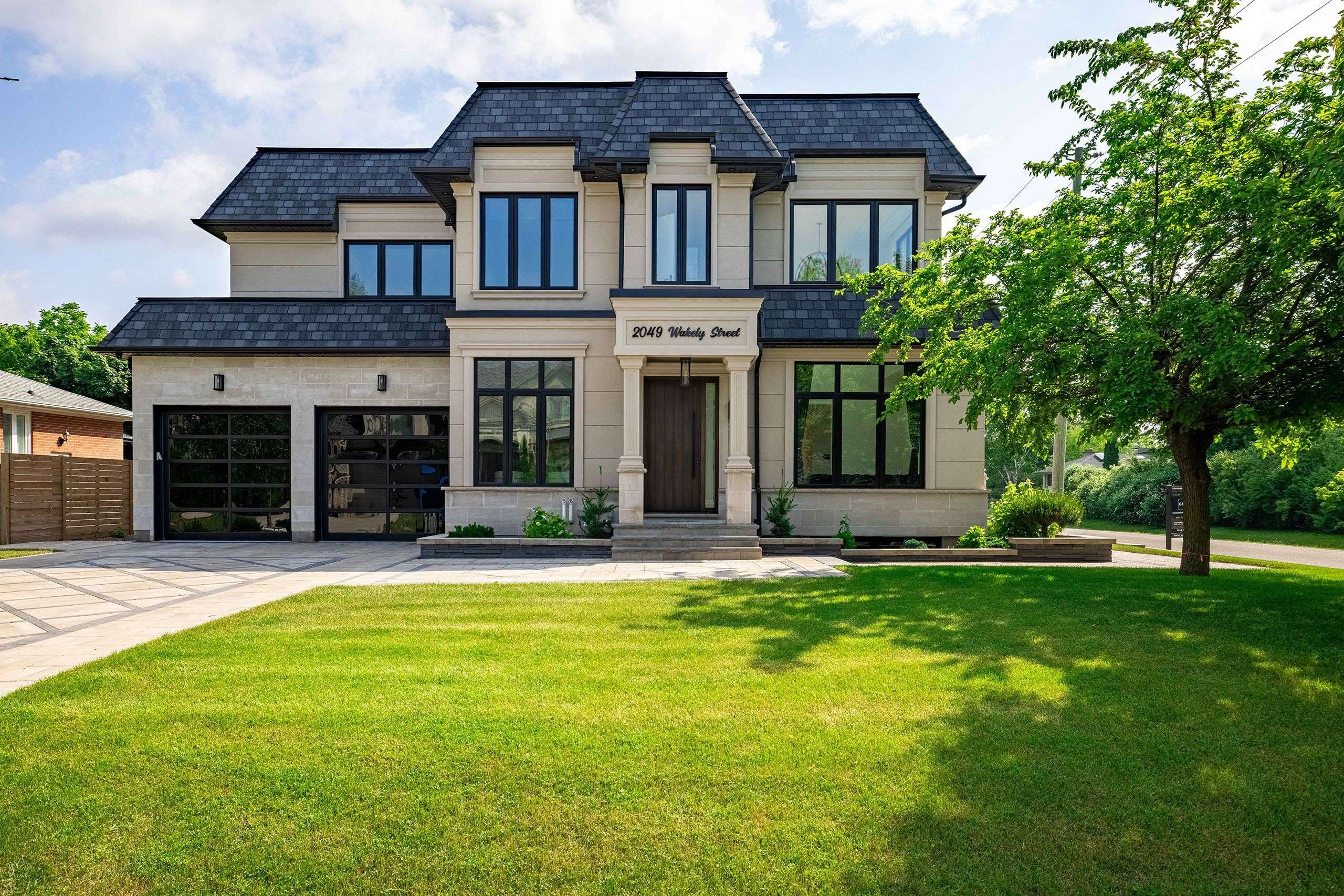 Oakville, ON L6L 2K3,2049 Wakely ST