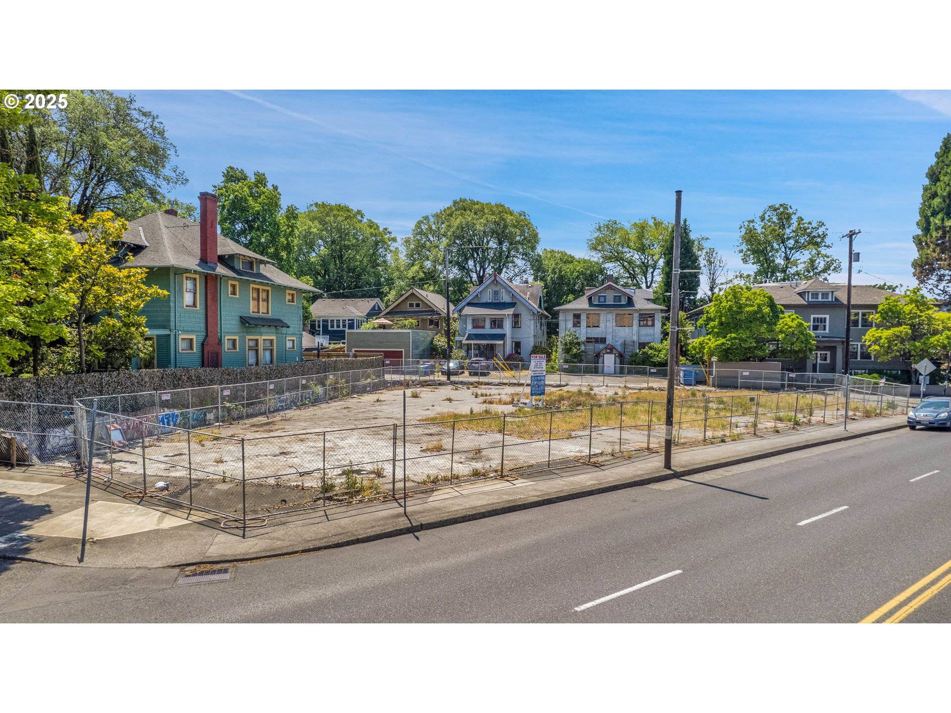 Portland, OR 97214,1312 SE HAWTHORNE BLVD
