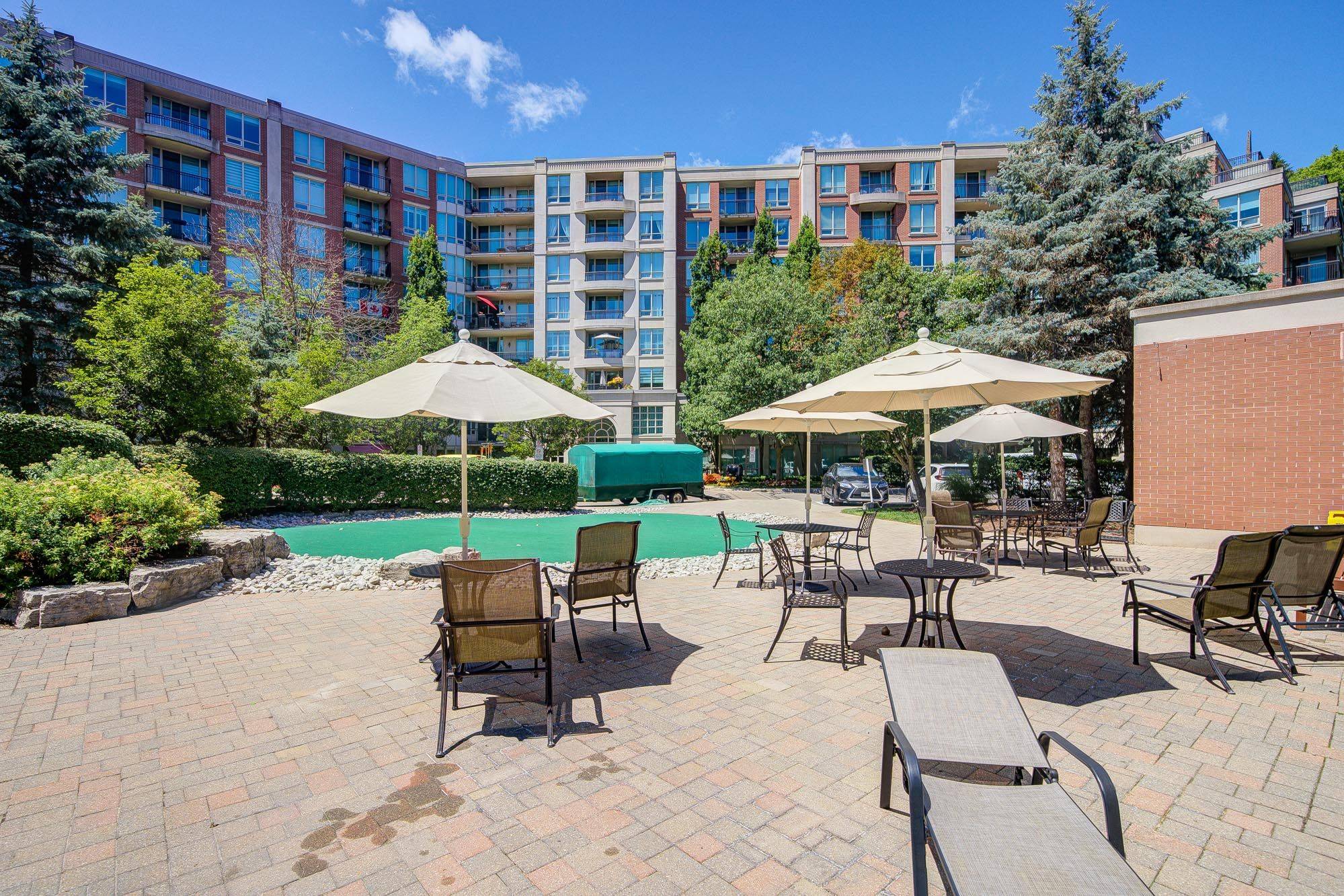 Toronto C12, ON M2P 2H2,38 William Carson CRES #202