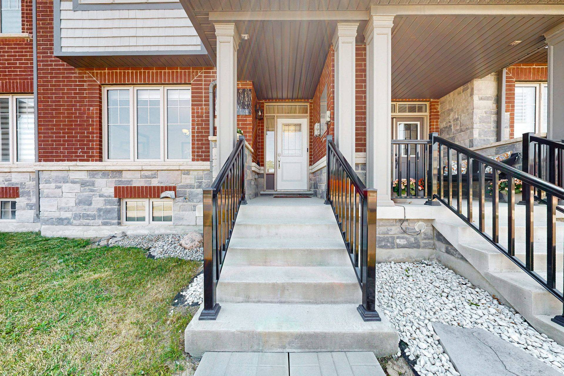 Whitby, ON L1P 0H1,144 Coronation RD