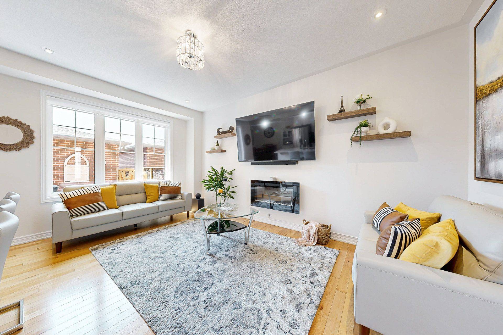 Whitby, ON L1P 0H1,144 Coronation RD