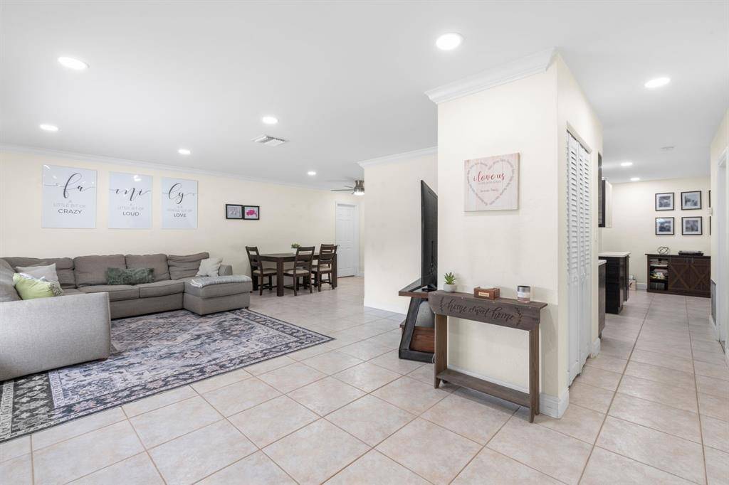 Tamarac, FL 33321,7105 NW 98th Ter