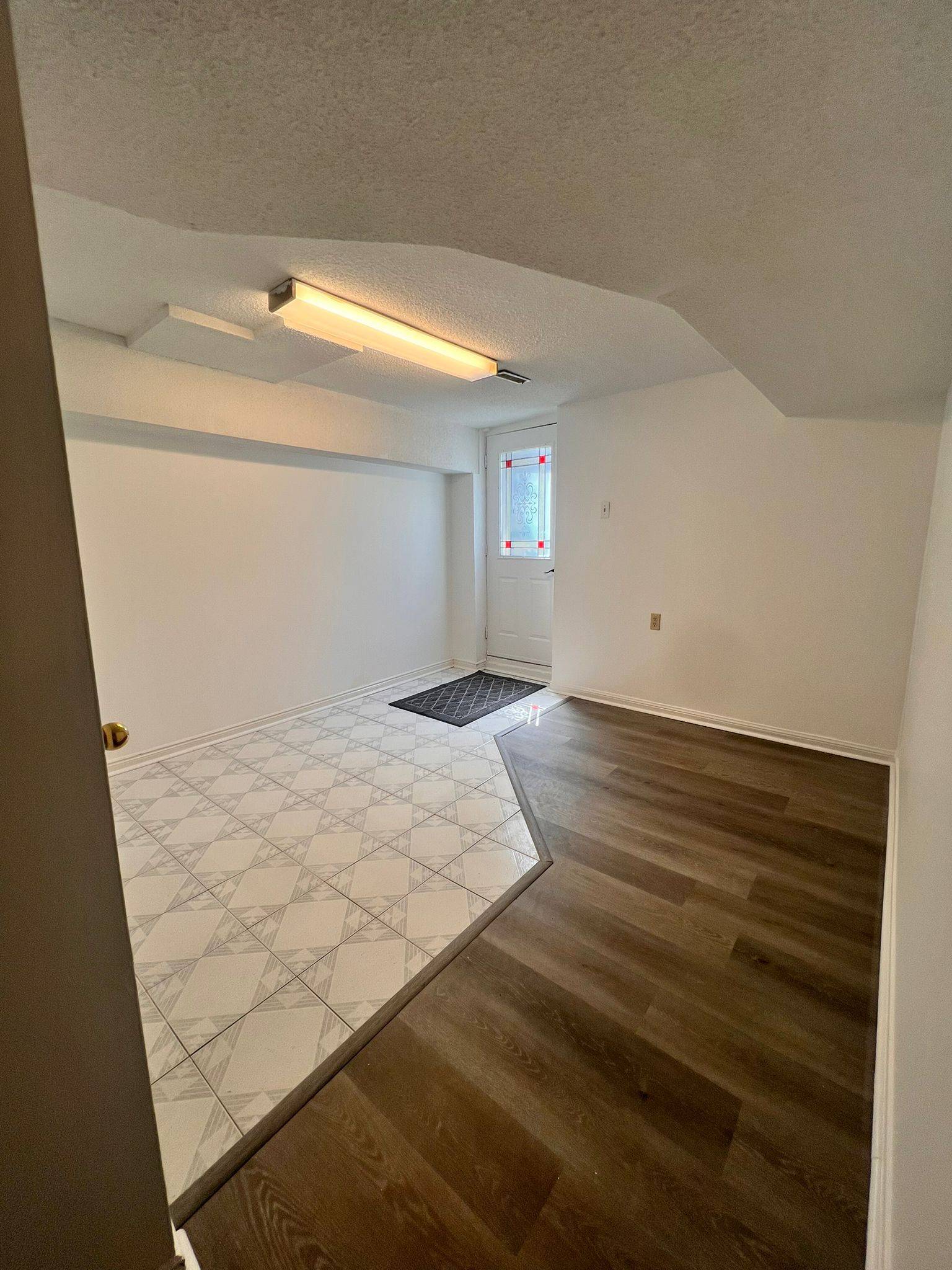 Mississauga, ON L5B 3K7,3588 Croatia (LOWER) DR