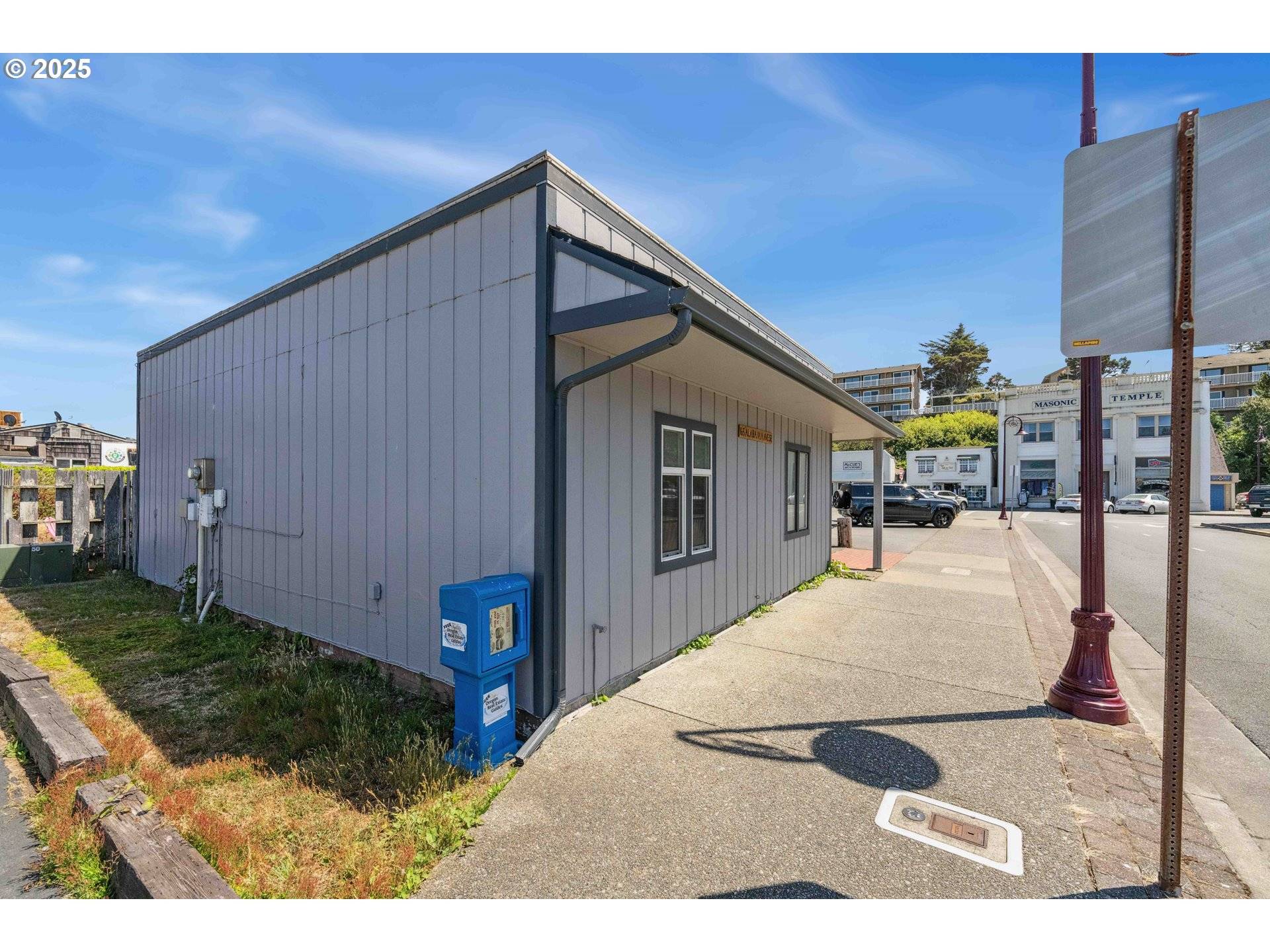 Bandon, OR 97411,165 ALABAMA AVE SE