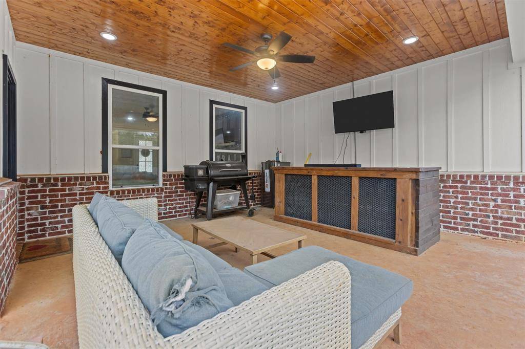 Lindale, TX 75771,19438 Cedarpark Place