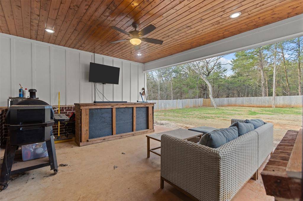 Lindale, TX 75771,19438 Cedarpark Place