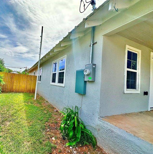 Sweetwater, TX 79556,1004 Oak Street