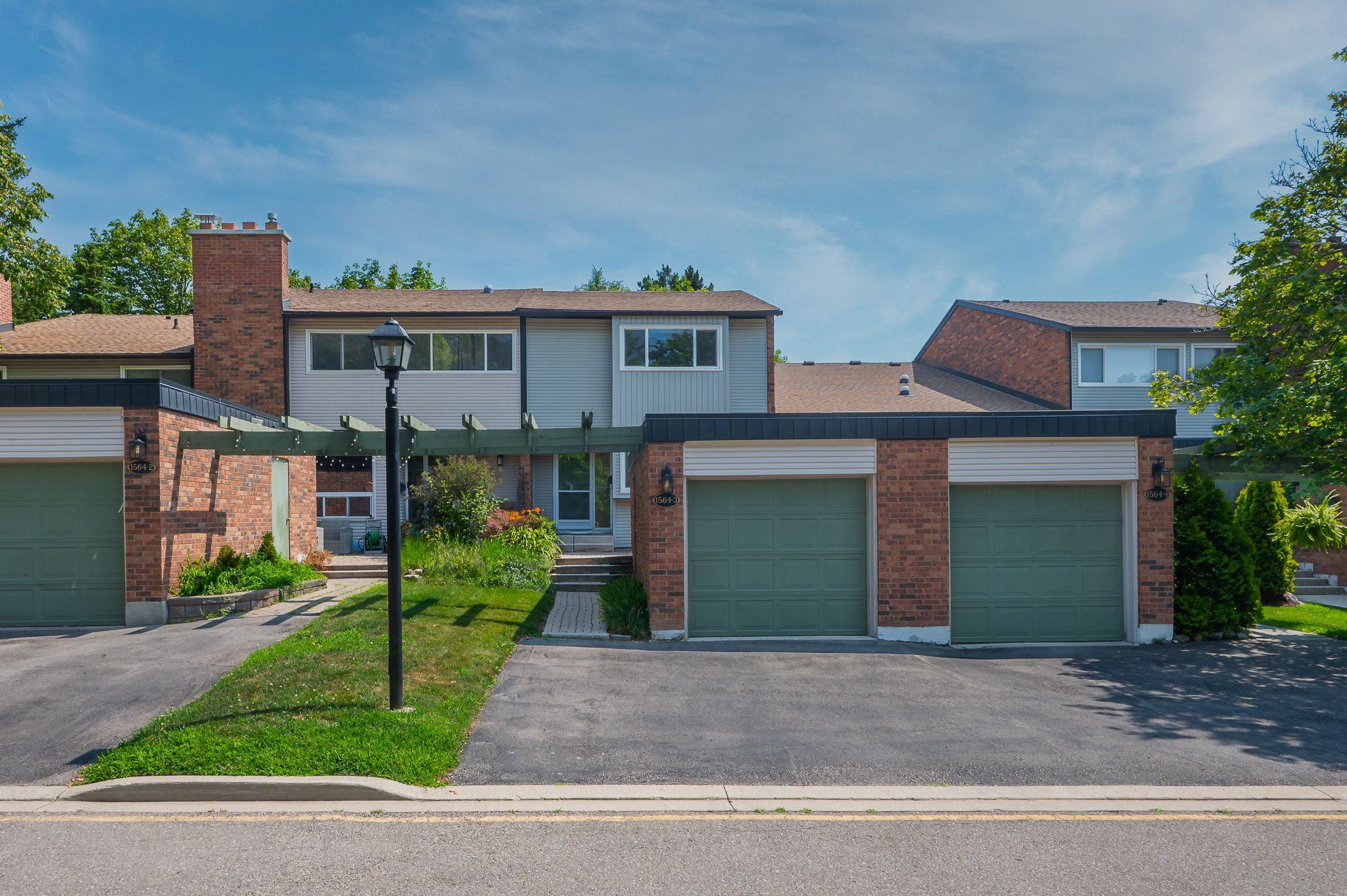 Burlington, ON L7P 3A7,1564 Kern's RD #3